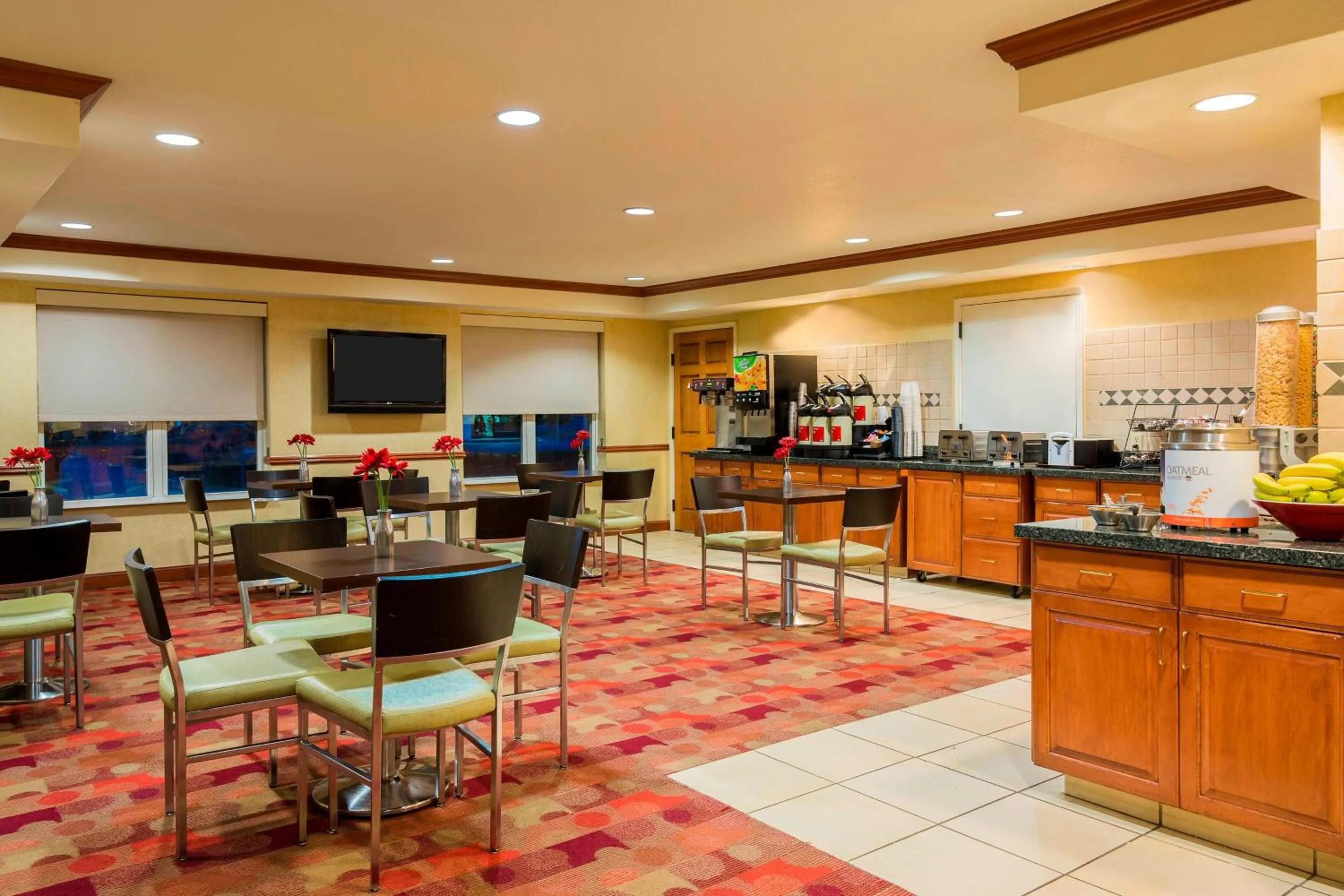 Breakfast in TownePlace Suites by Marriott Springfield