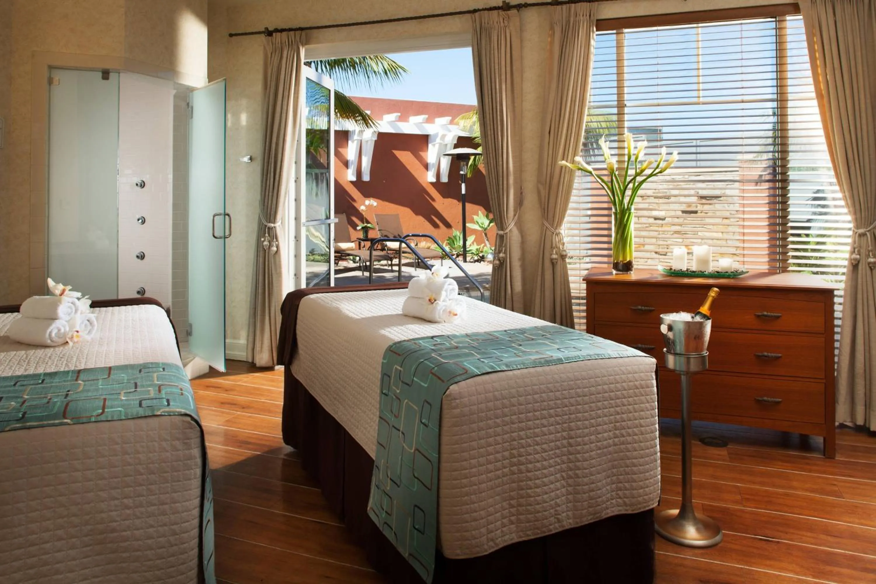 Spa and wellness centre/facilities, Bed in Laguna Cliffs Marriott Resort & Spa