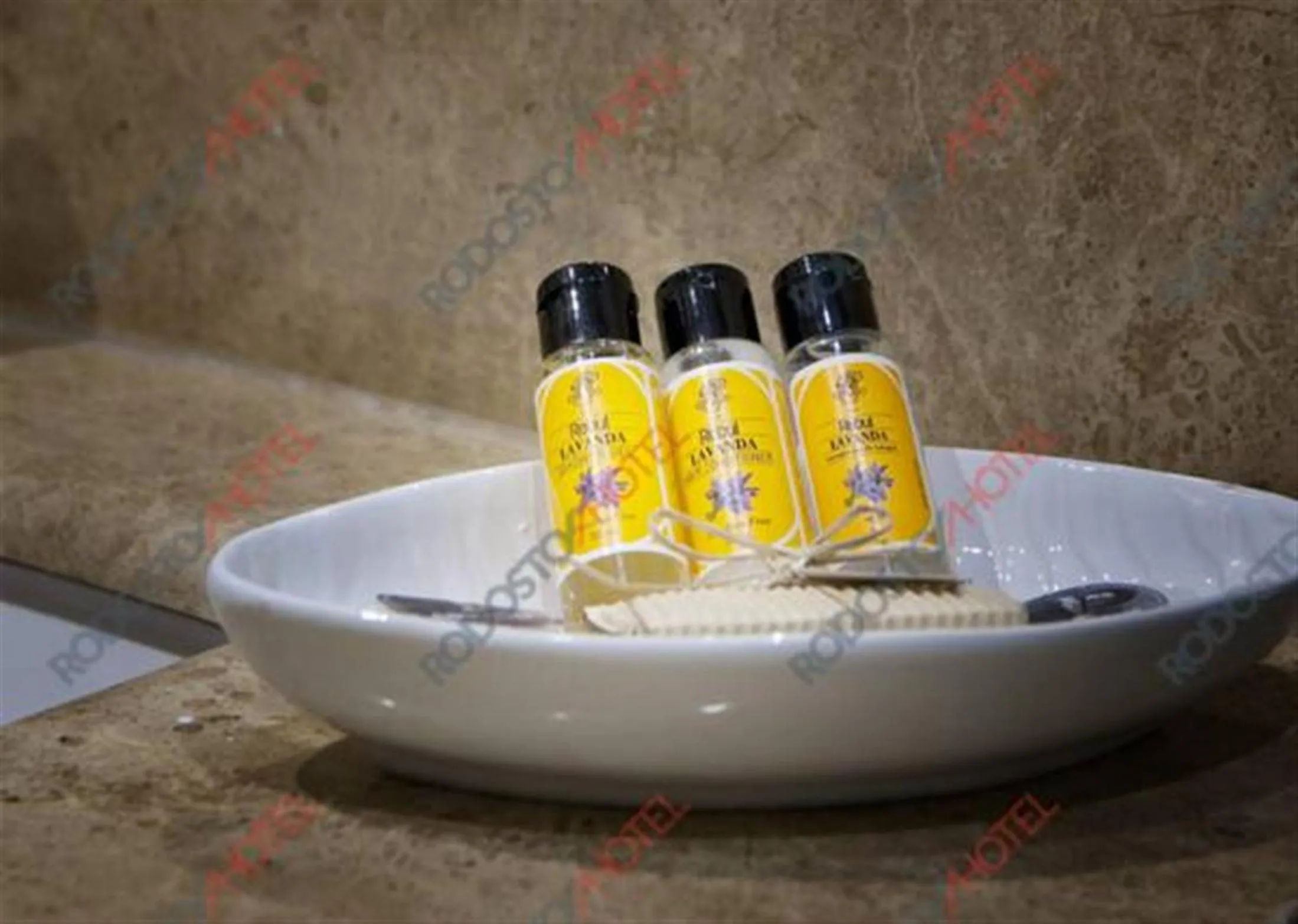 Shower in Rodosto Hotel