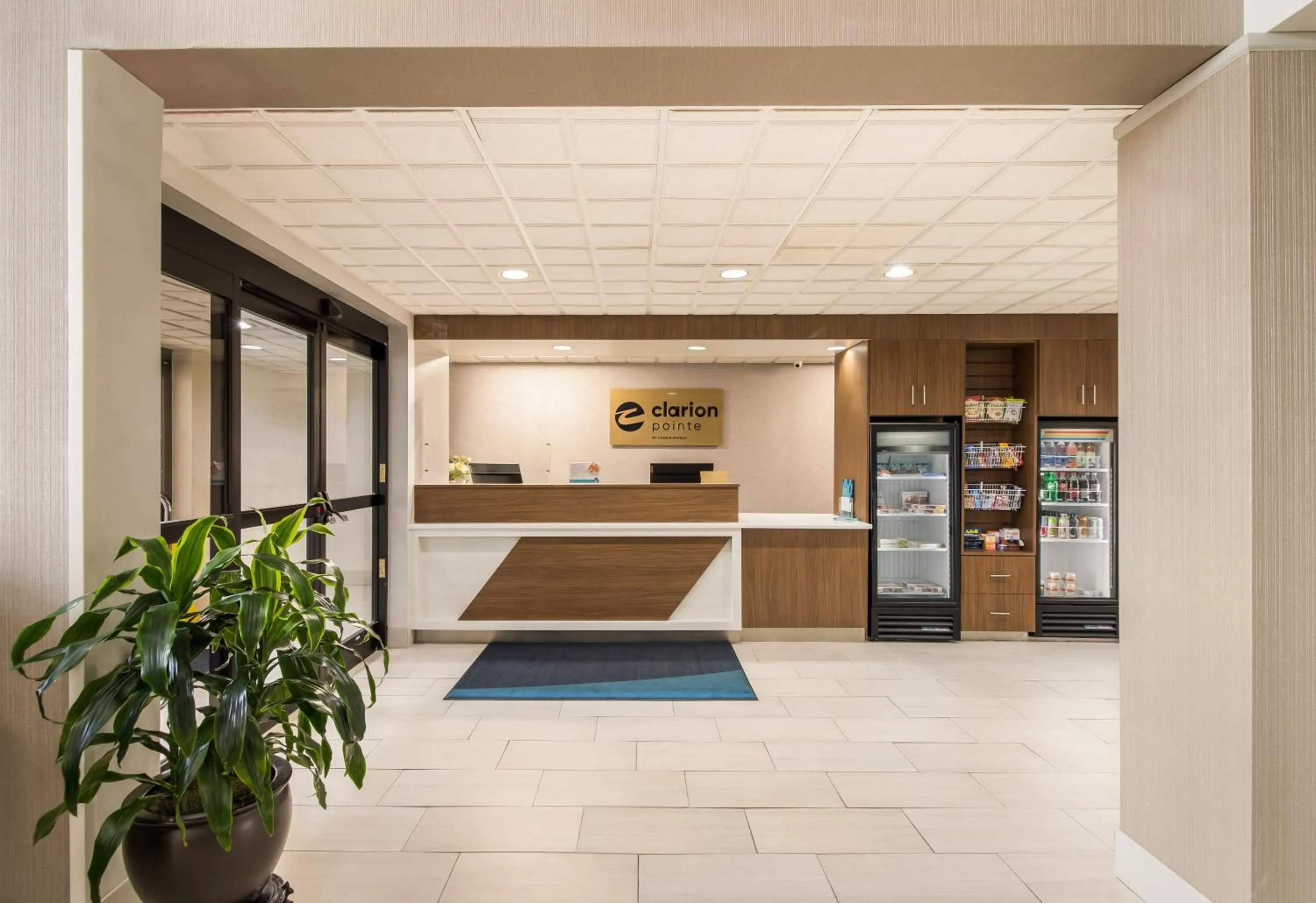 Lobby or reception in Clarion Pointe New Bern