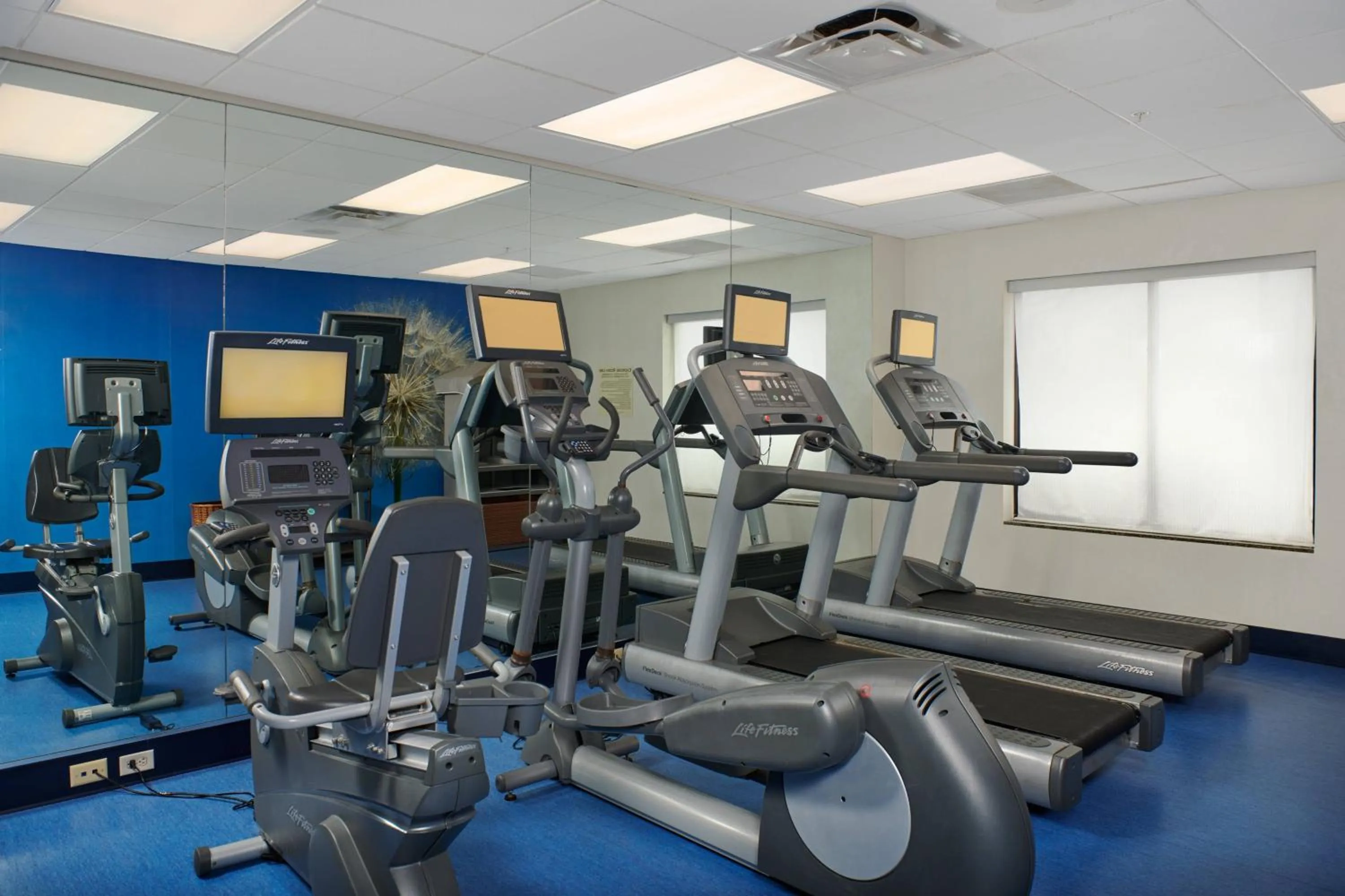 Fitness centre/facilities in SpringHill Suites by Marriott Baton Rouge North / Airport