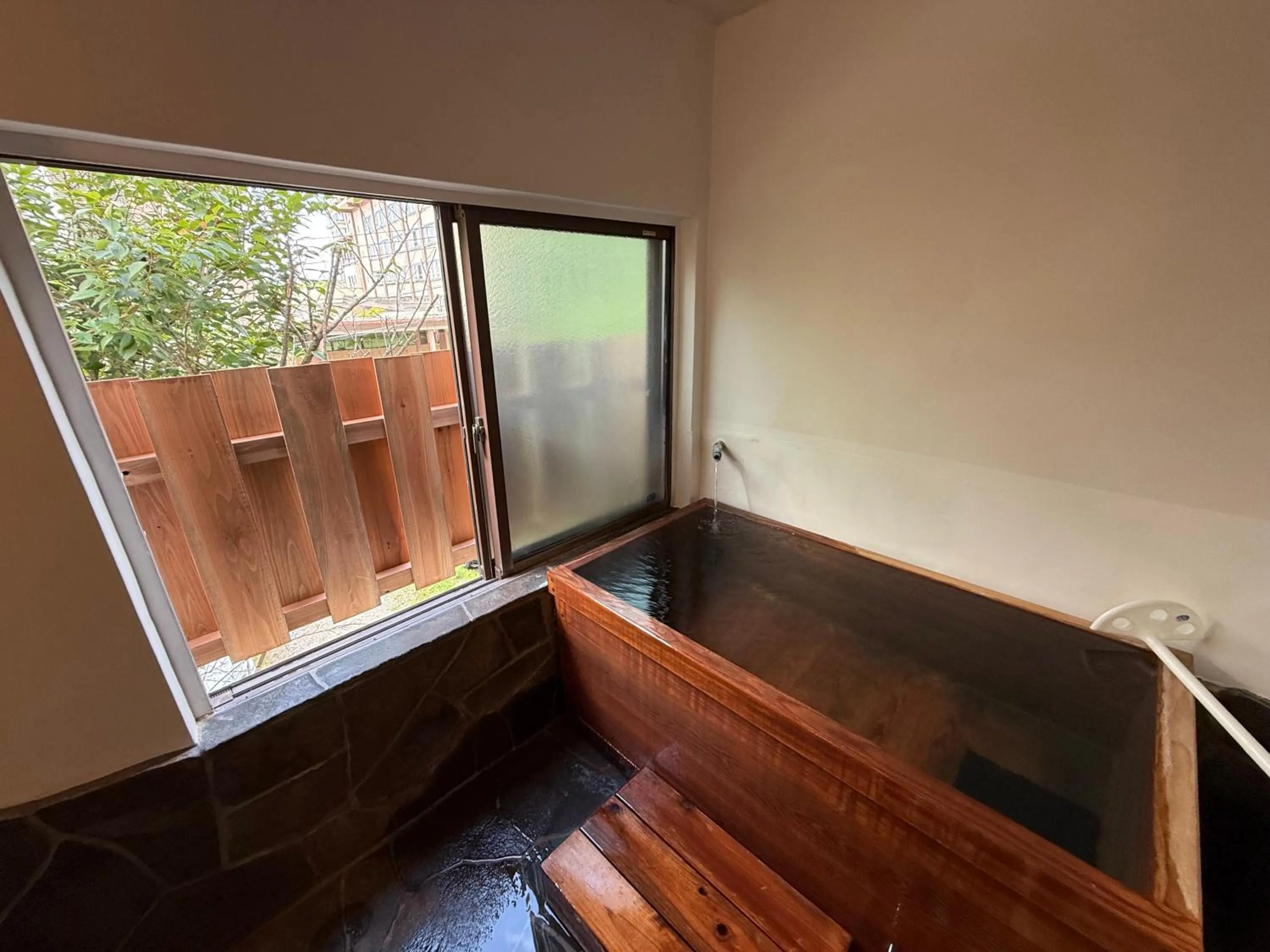 Hot Spring Bath in Kusatsu Onsen Eidaya