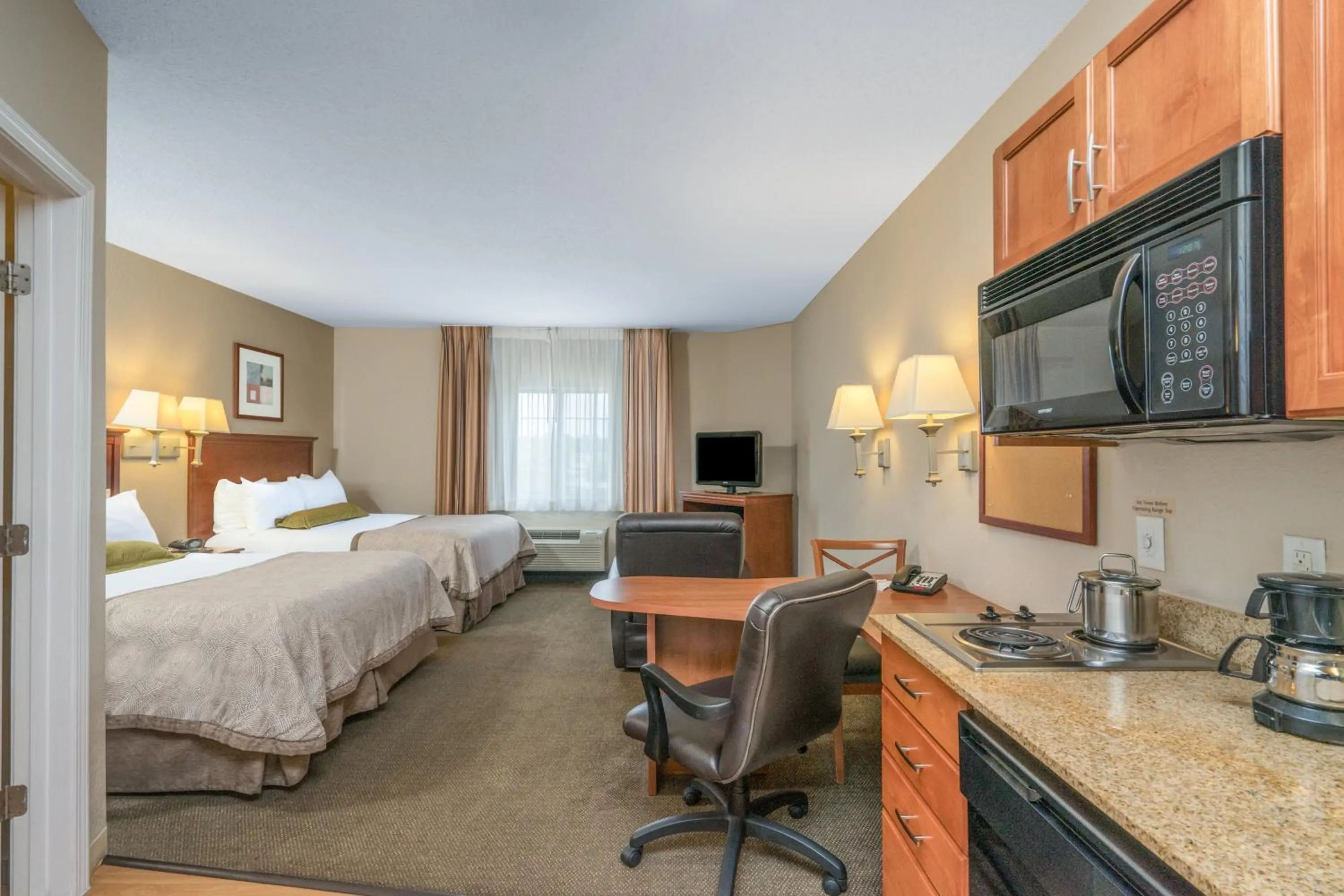 Photo of the whole room, Bed in Candlewood Suites New Bern by IHG