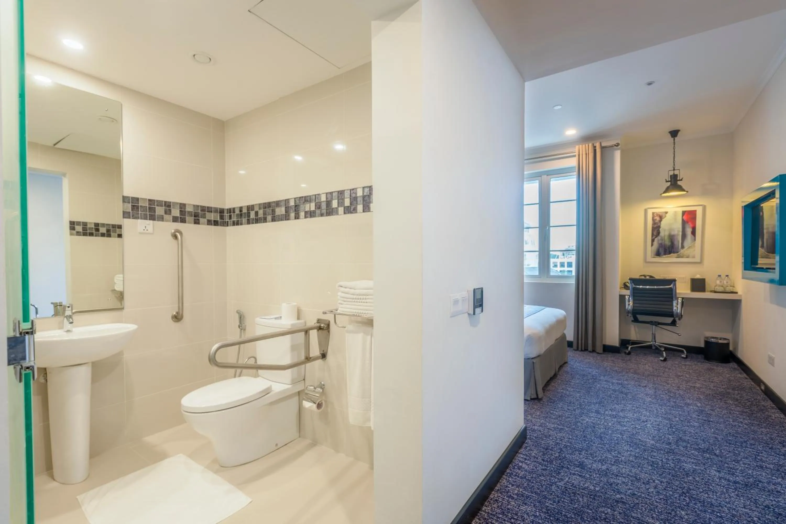 Bathroom in Fairway Colombo - Sri Lanka's First Hotel With Robot Technology