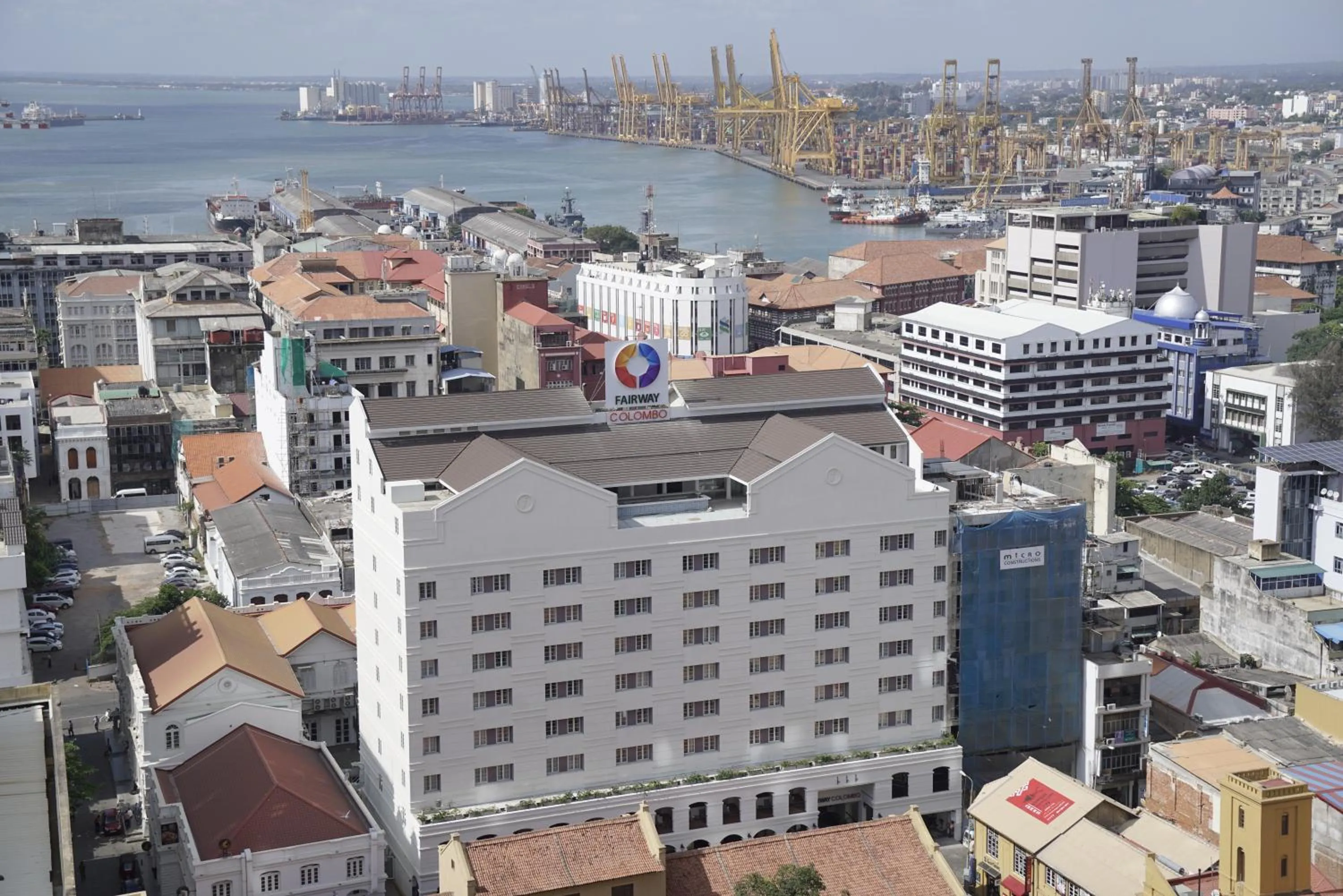 Property building in Fairway Colombo - Sri Lanka's First Hotel With Robot Technology