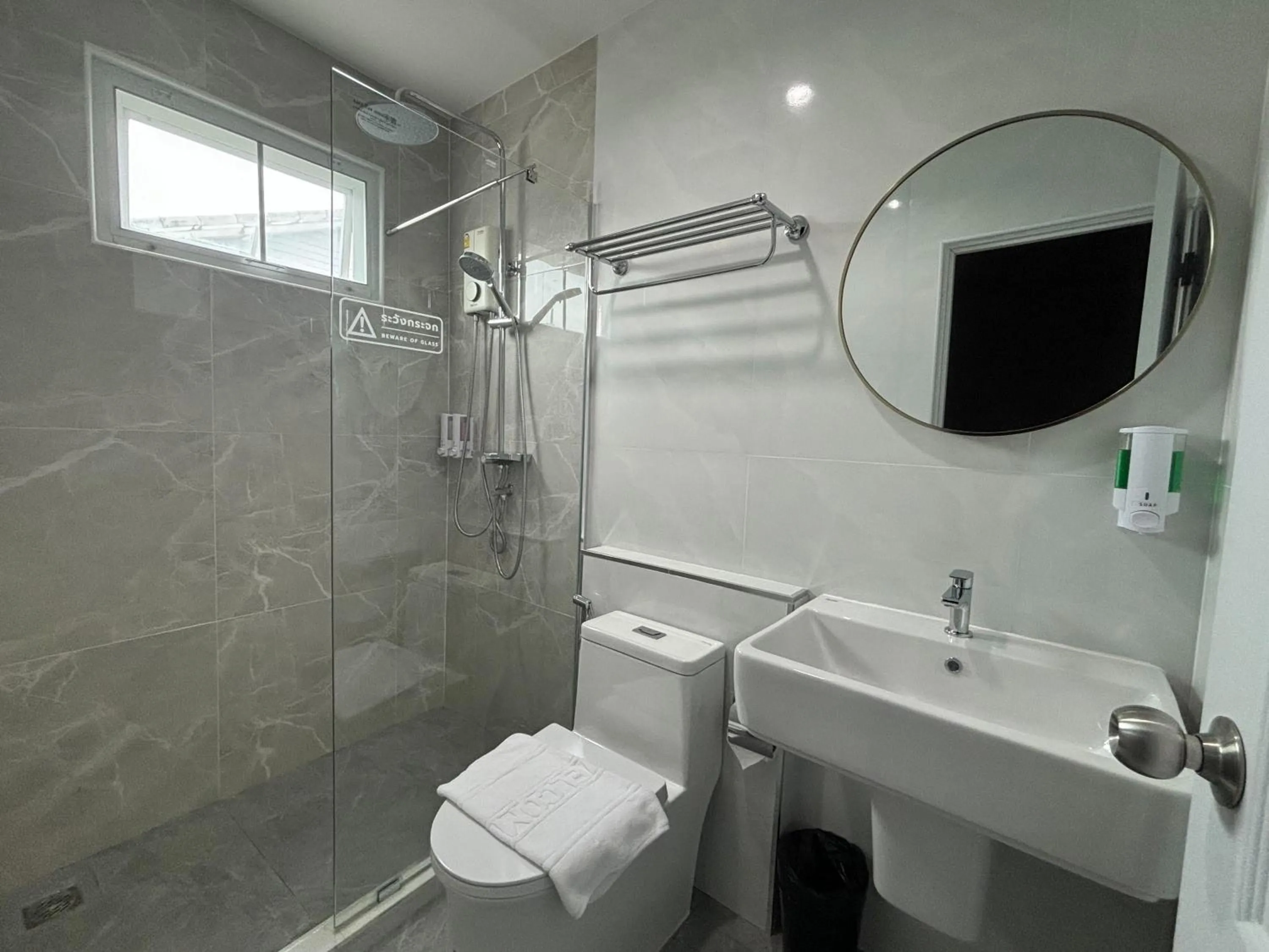 Shower in Mangoes Pattaya