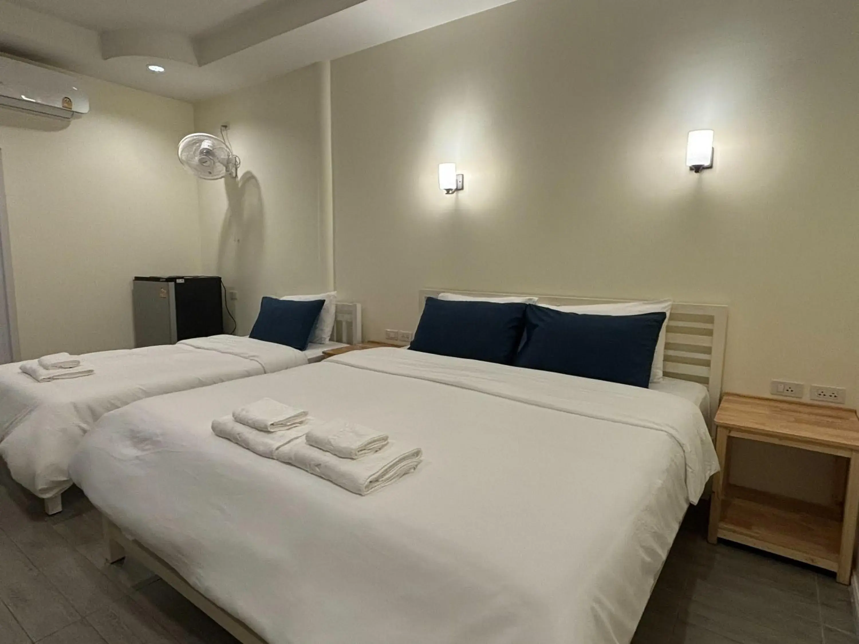 Superior King Room in Mangoes Pattaya Superior King Room in Mangoes Pattaya