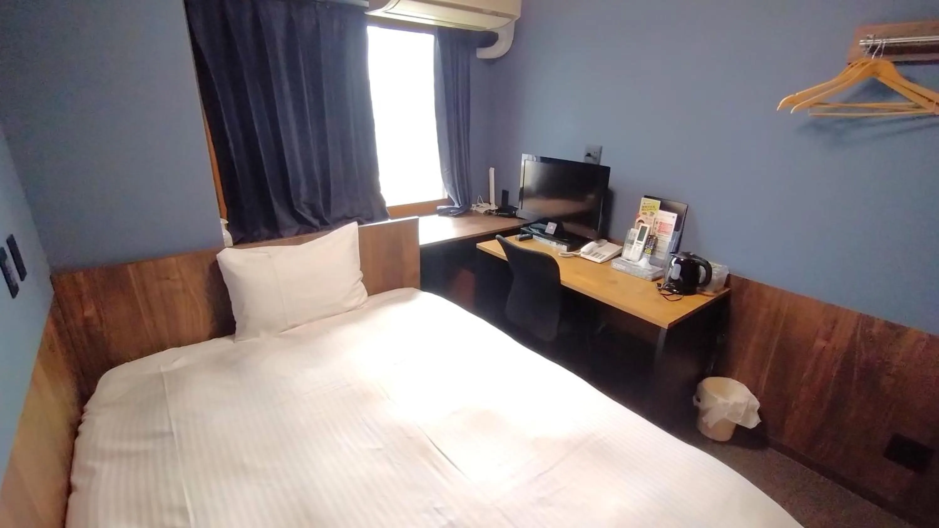 Bed in Handa Station Hotel