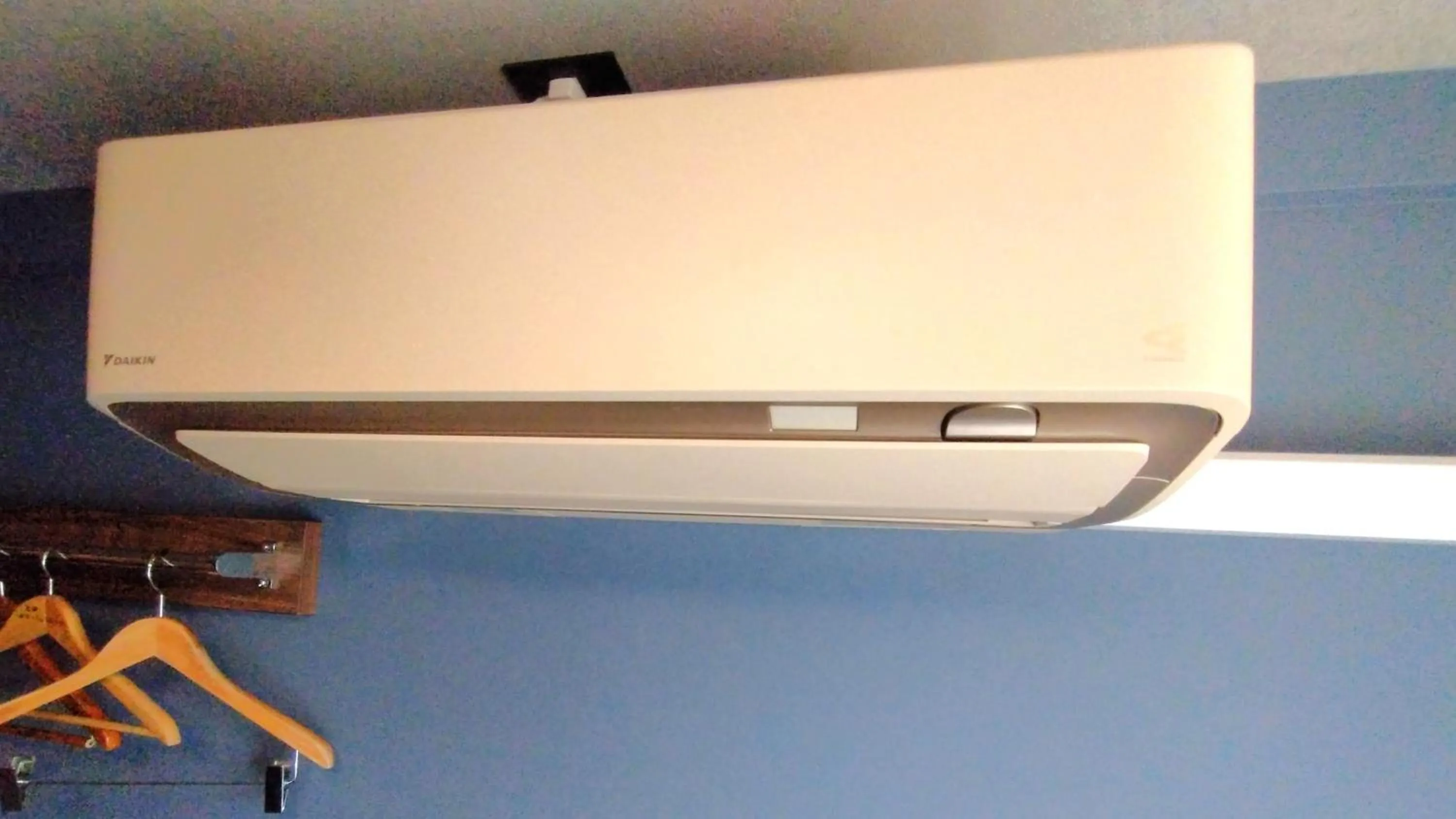 air conditioner in Handa Station Hotel