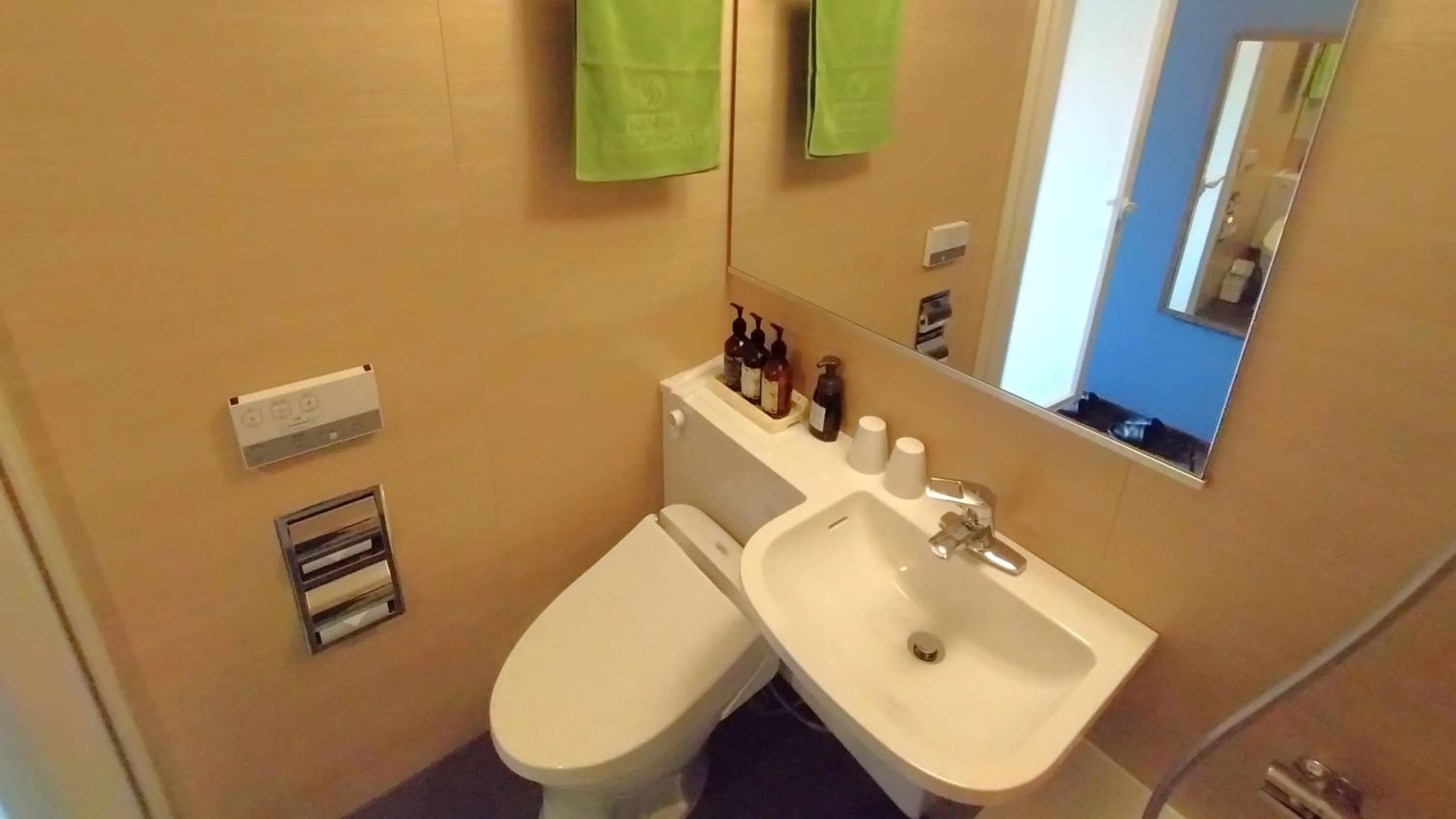 Toilet in Handa Station Hotel