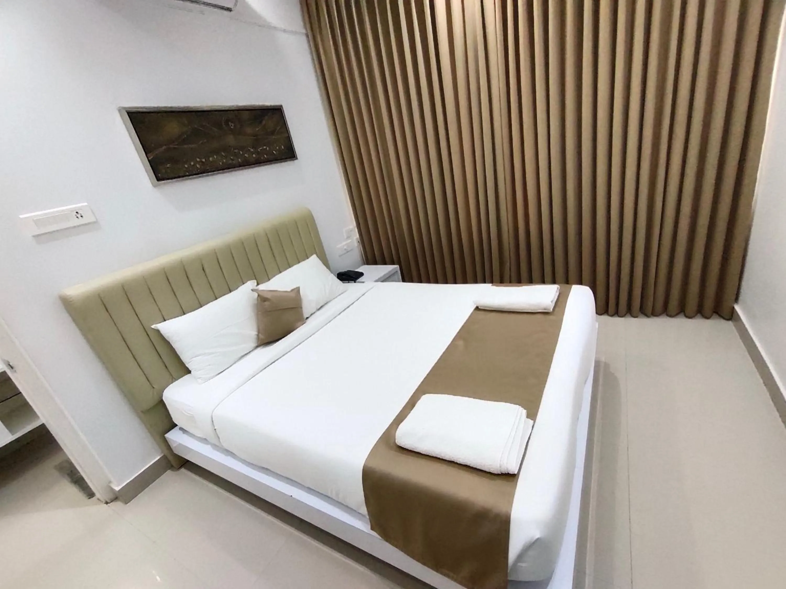 Bedroom, Bed in Le Villagio Resort & Domes