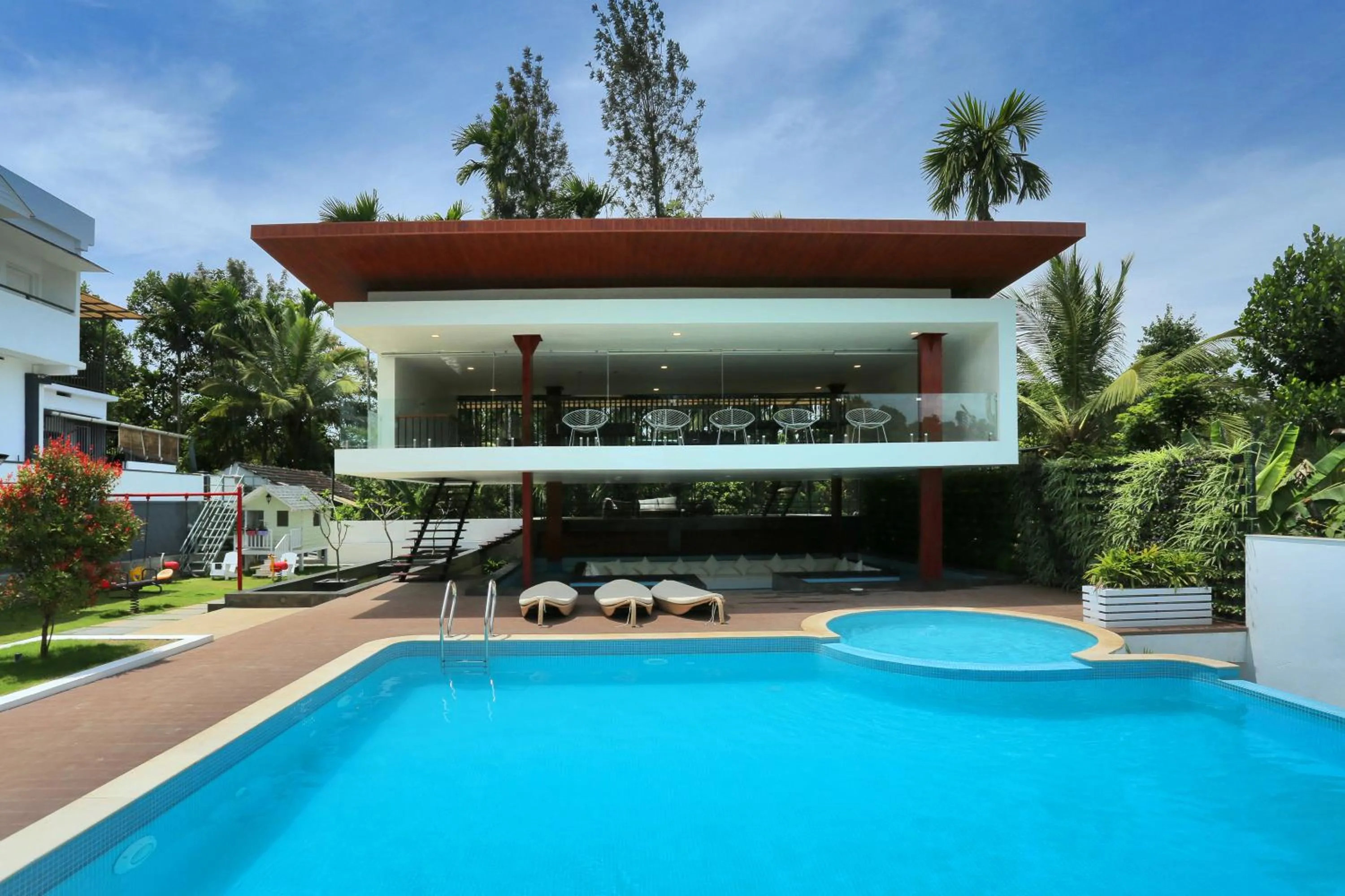 Swimming pool in Le Villagio Resort & Domes
