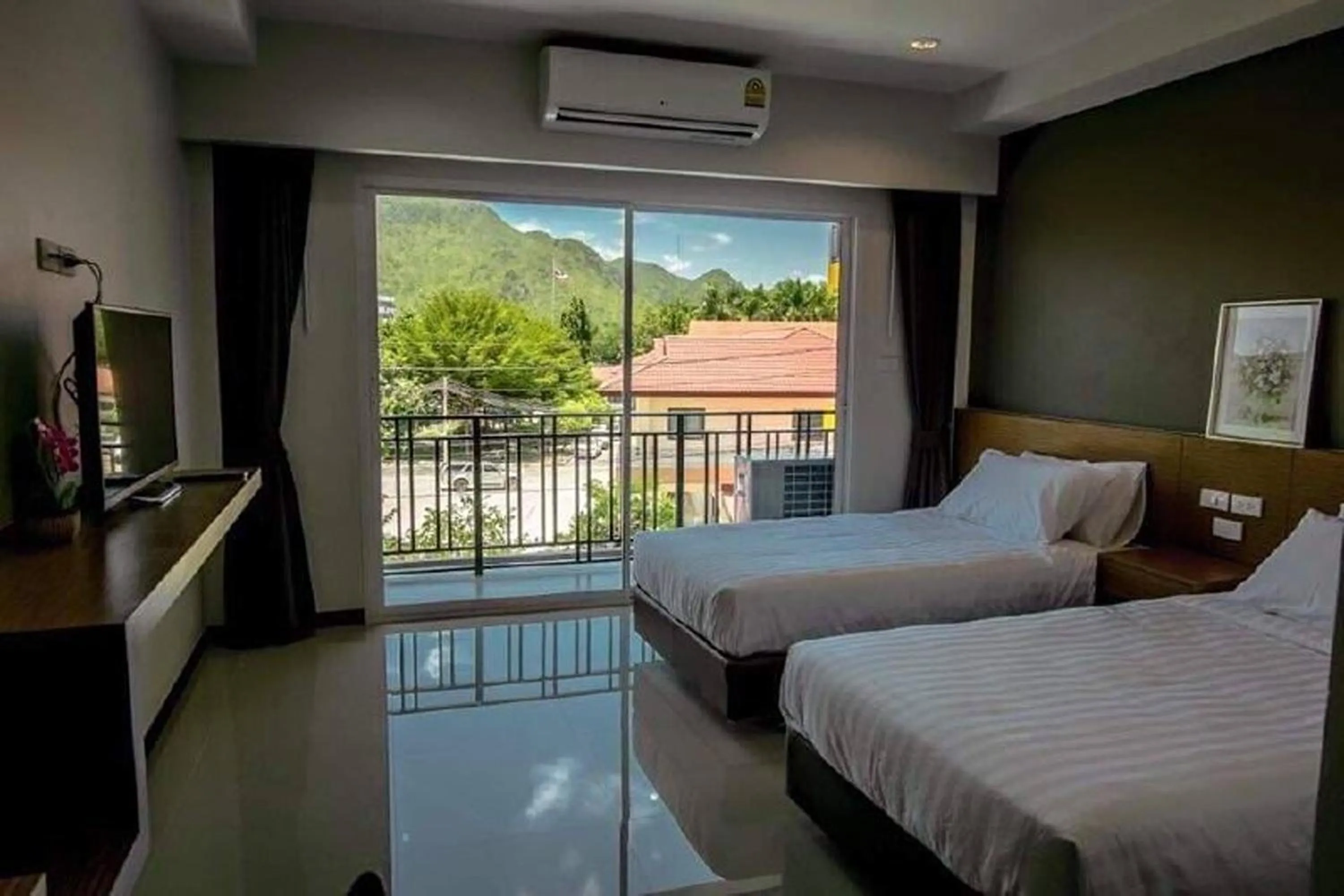 Photo of the whole room in Eurotel Hotel SHA