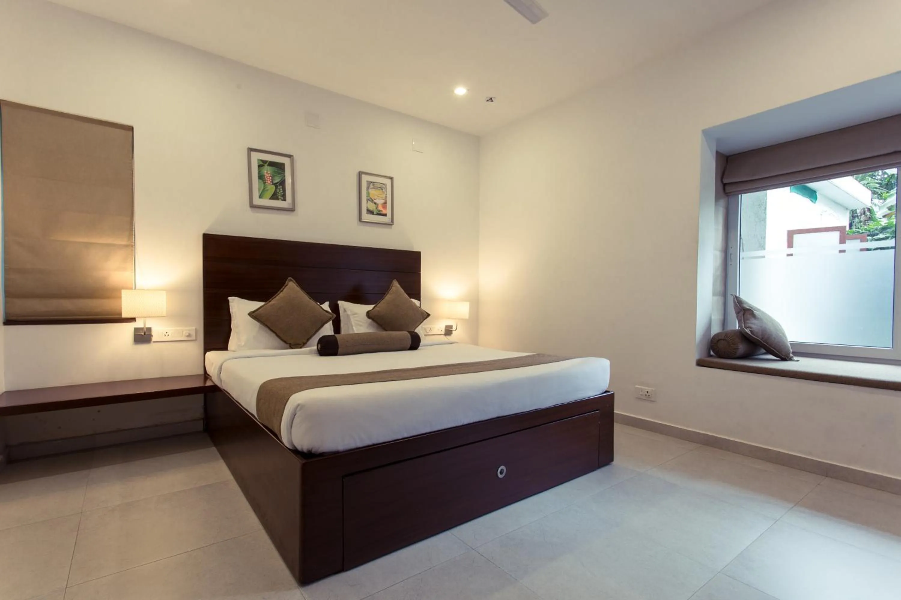 Bedroom, Bed in Crayons Guest House Munnar