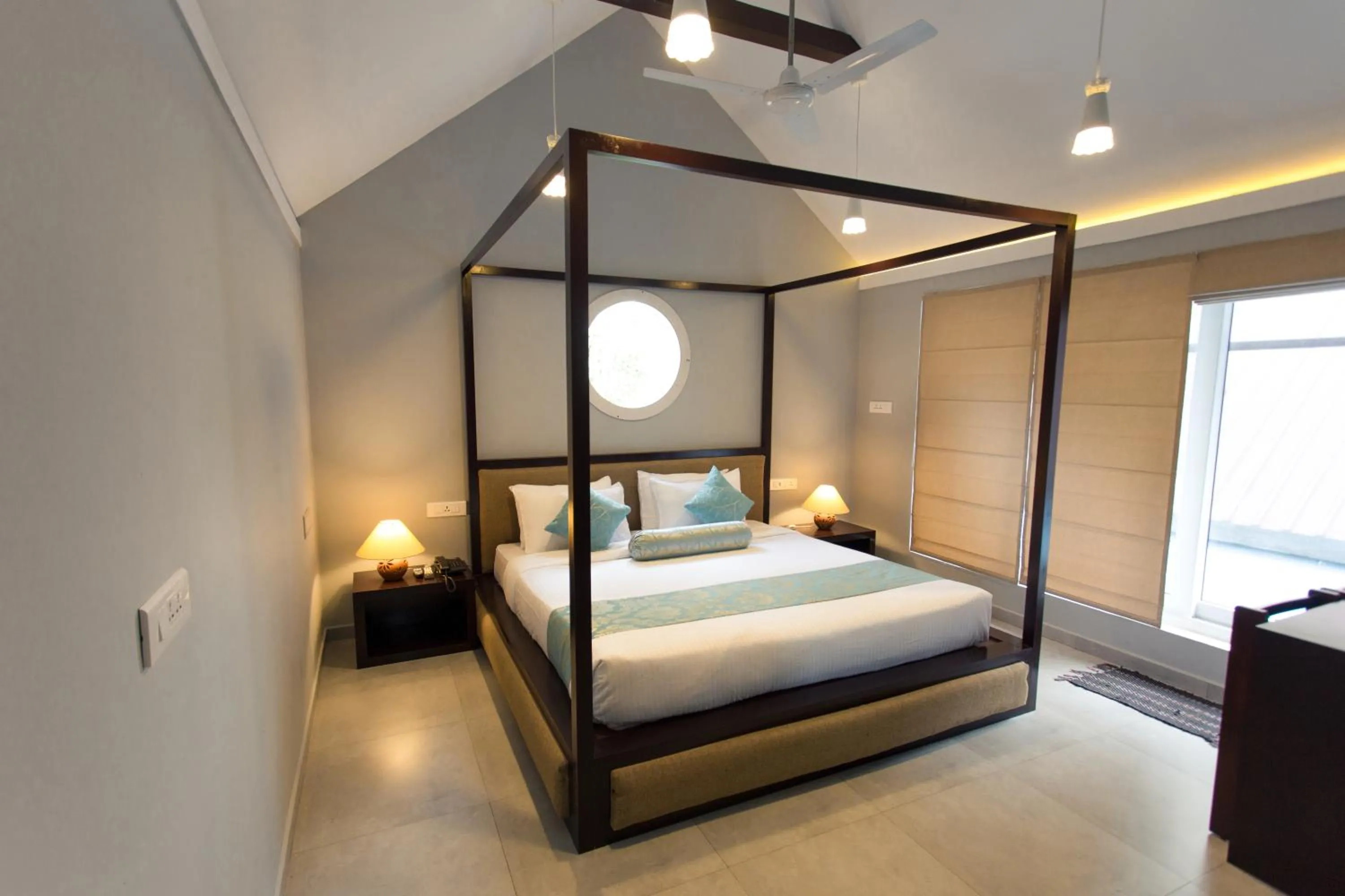 Bedroom, Bed in Crayons Guest House Munnar