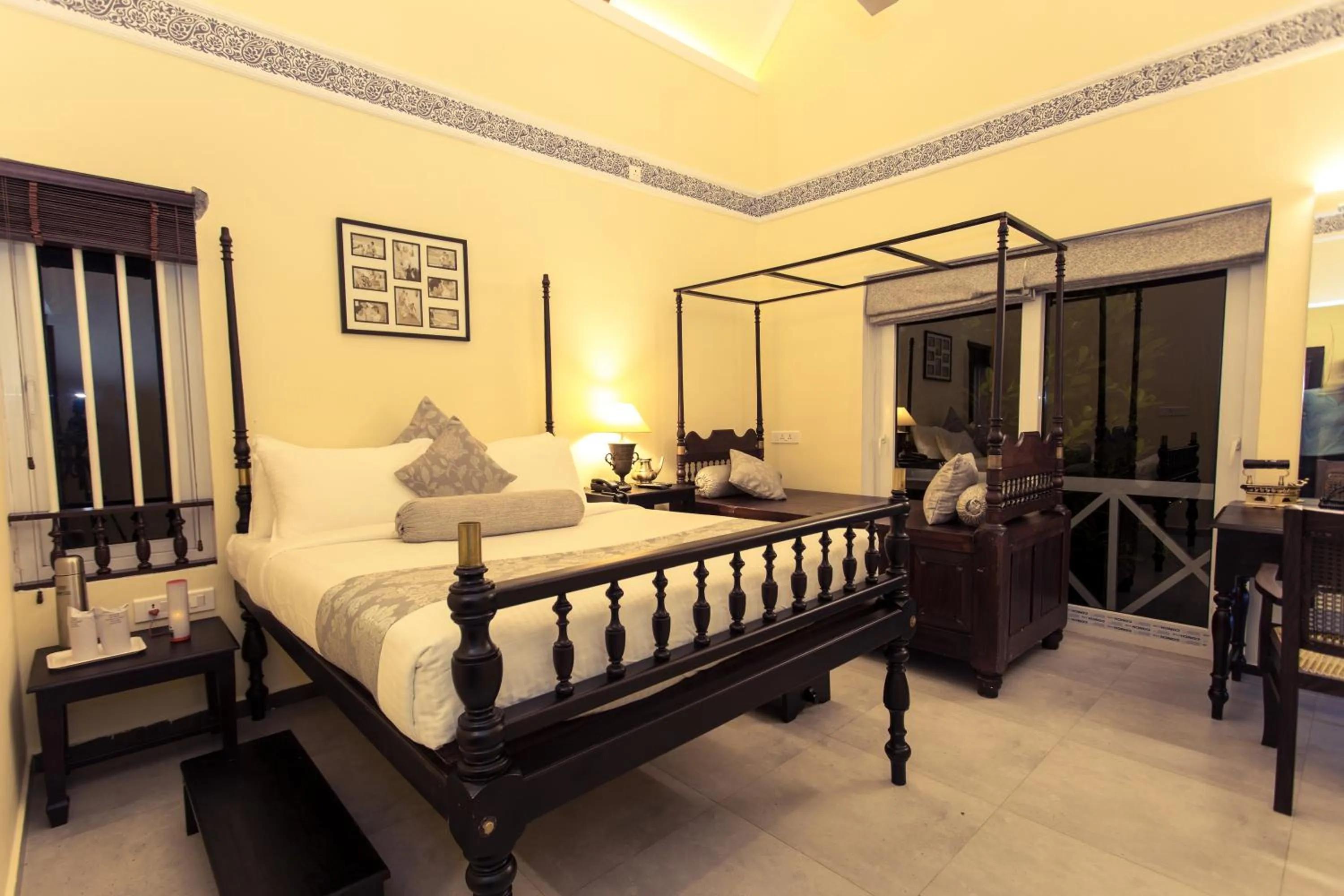 Photo of the whole room, Bed in Crayons Guest House Munnar