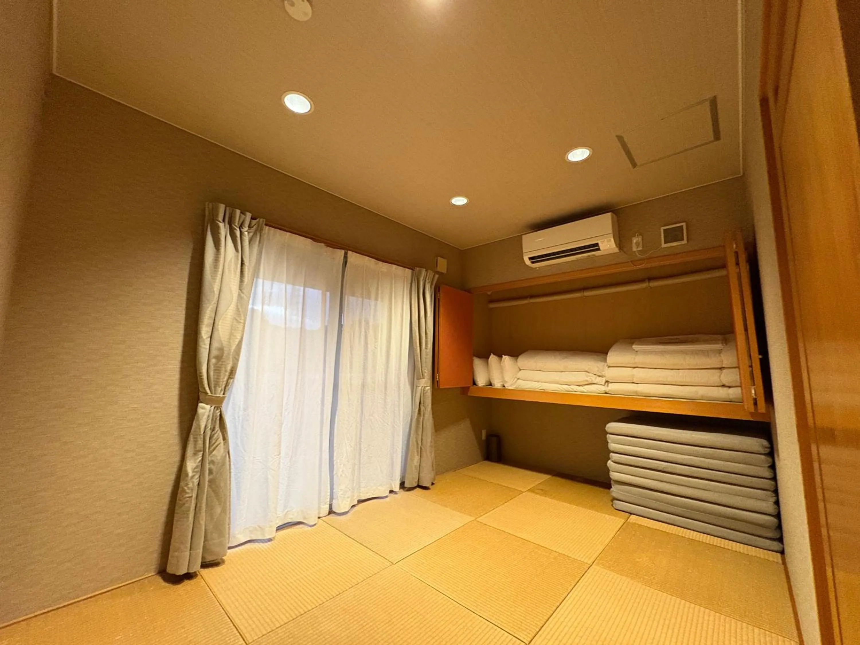 Bedroom, Bed in Arimabaru Beach Resort