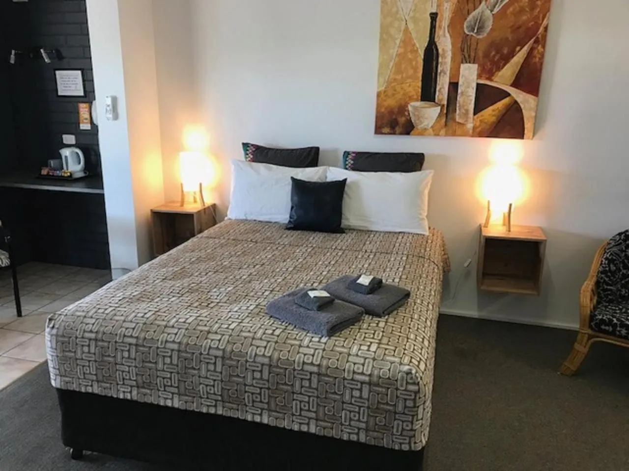 Bedroom, Bed in Central Motel Gin Gin