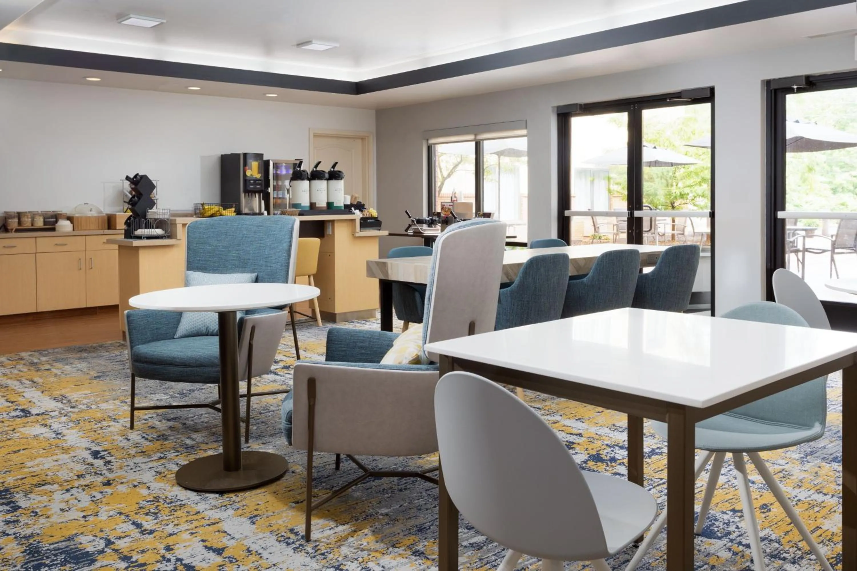 Restaurant/places to eat in TownePlace Suites by Marriott Erie