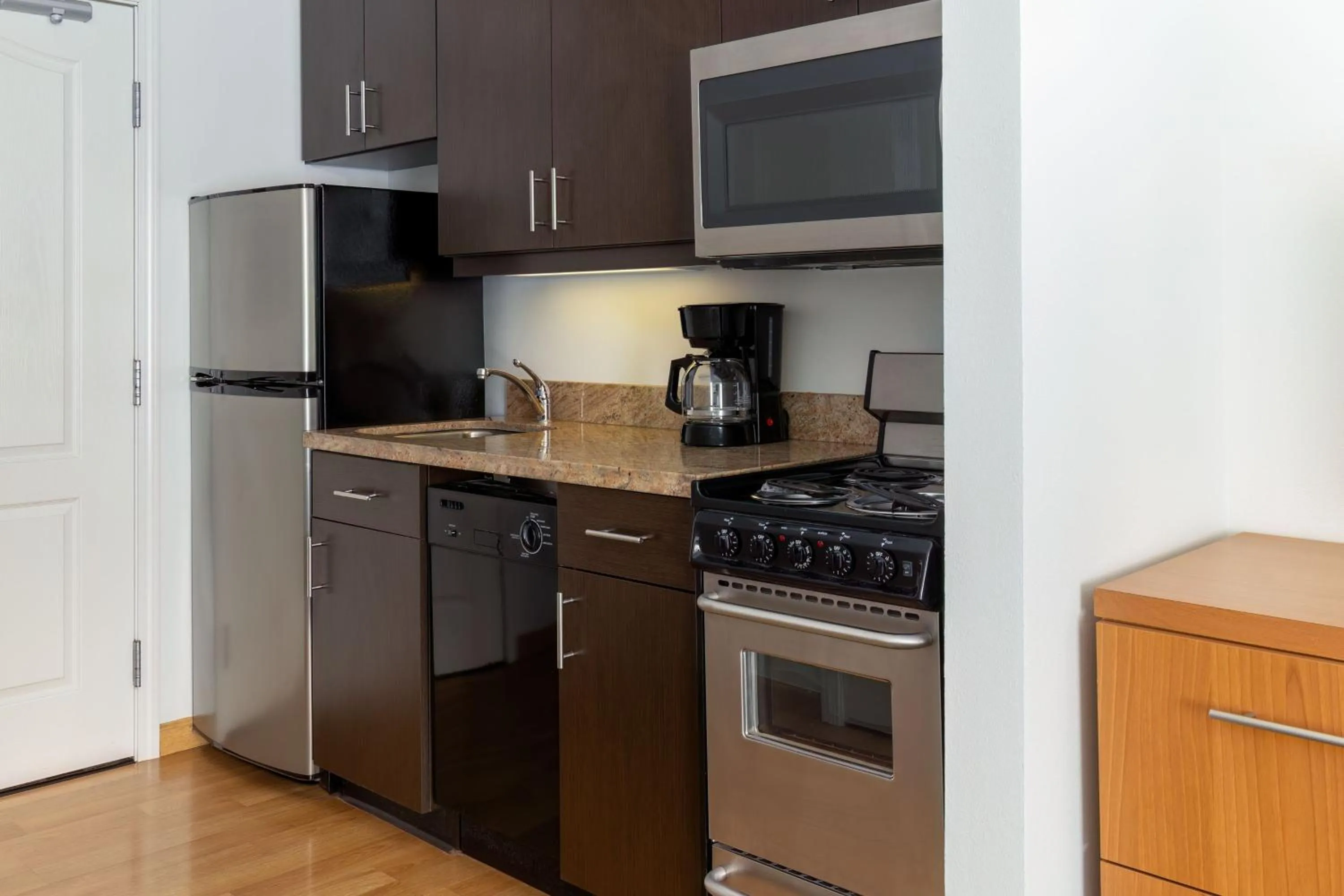 Kitchen or kitchenette in TownePlace Suites by Marriott Erie
