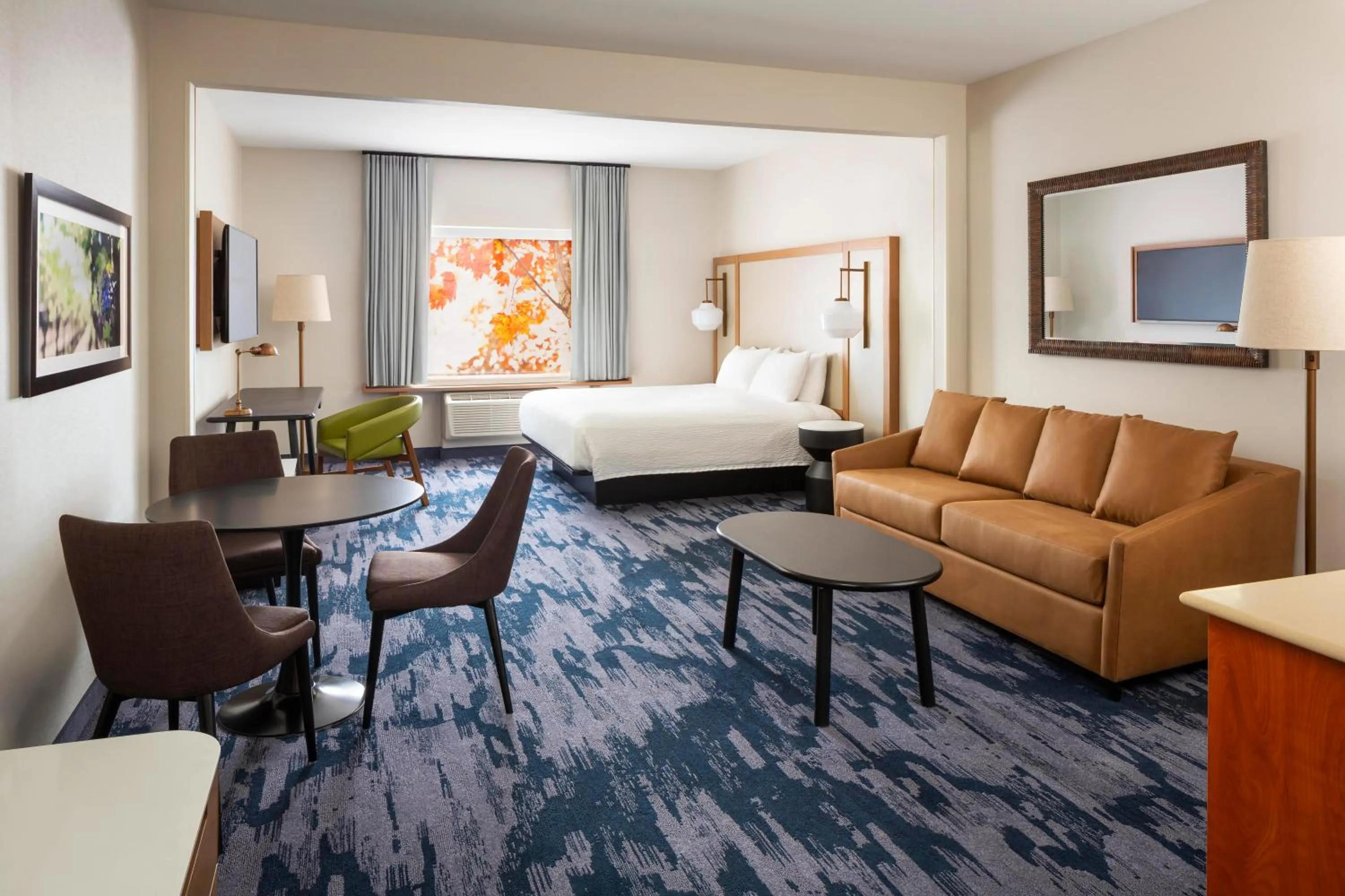 Bed in Fairfield Inn and Suites by Marriott Napa American Canyon