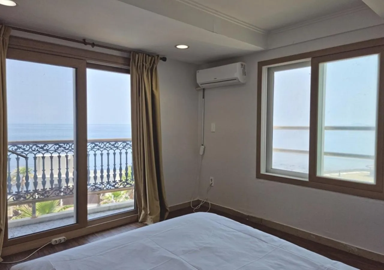 Sea view, Bed in Navis Hotel