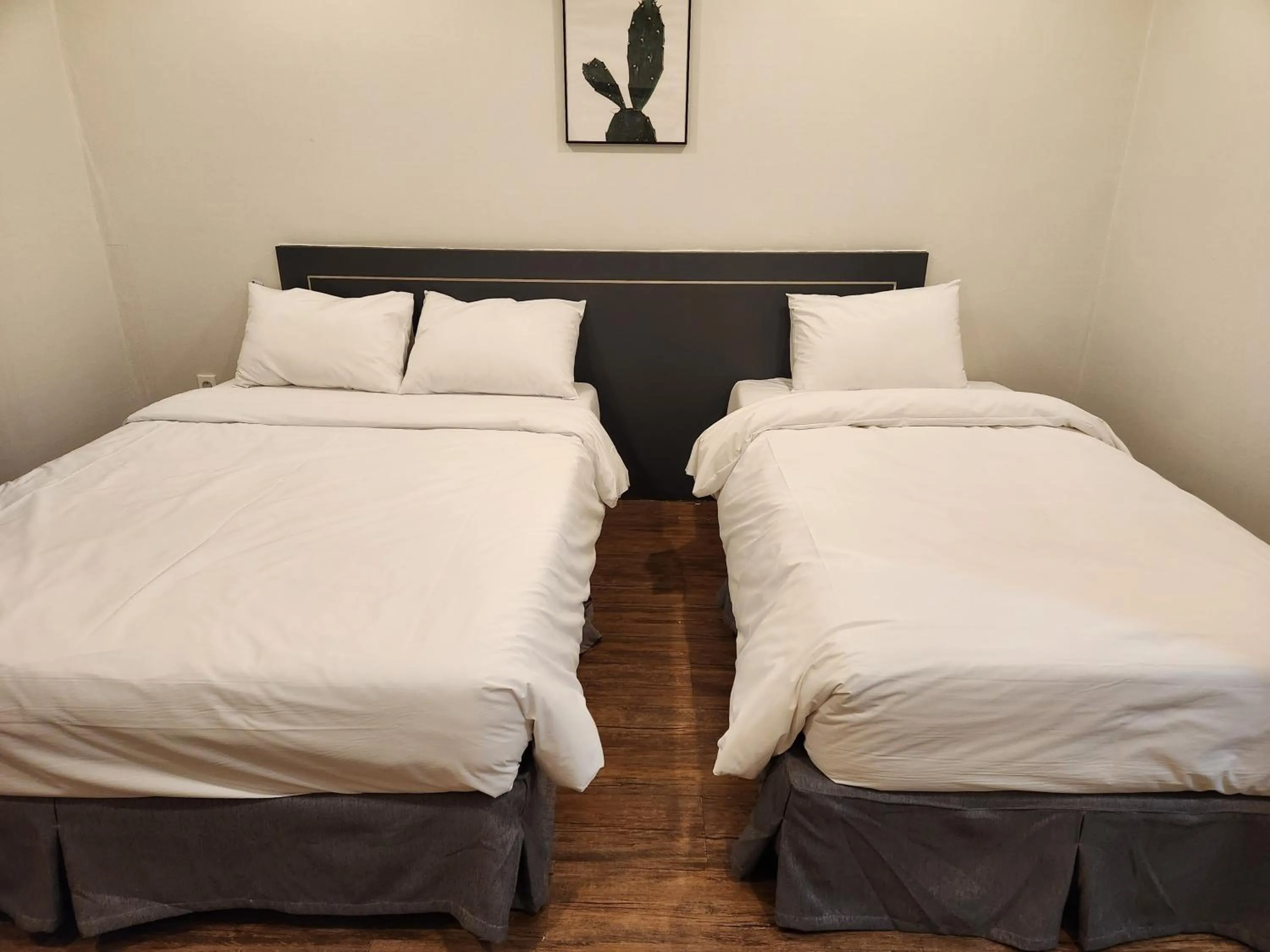 Bedroom, Bed in Navis Hotel