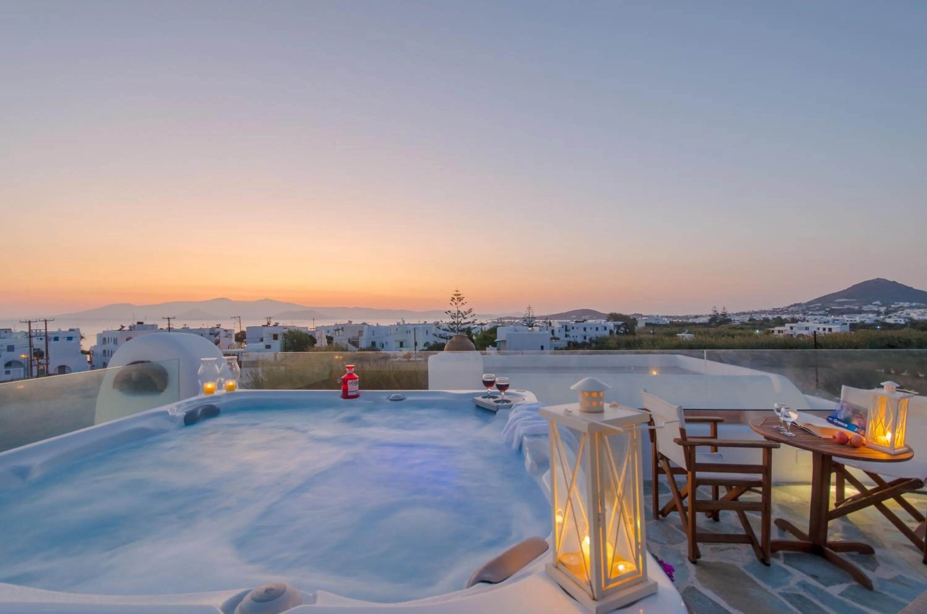 Hot Tub in Naxian Queen Luxury Villas & Suites