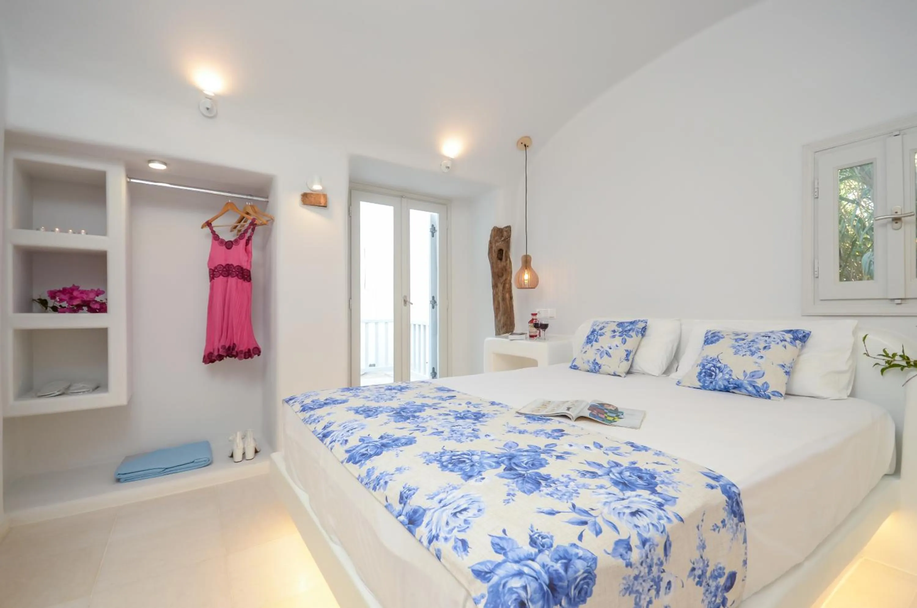 Bed in Naxian Queen Luxury Villas & Suites