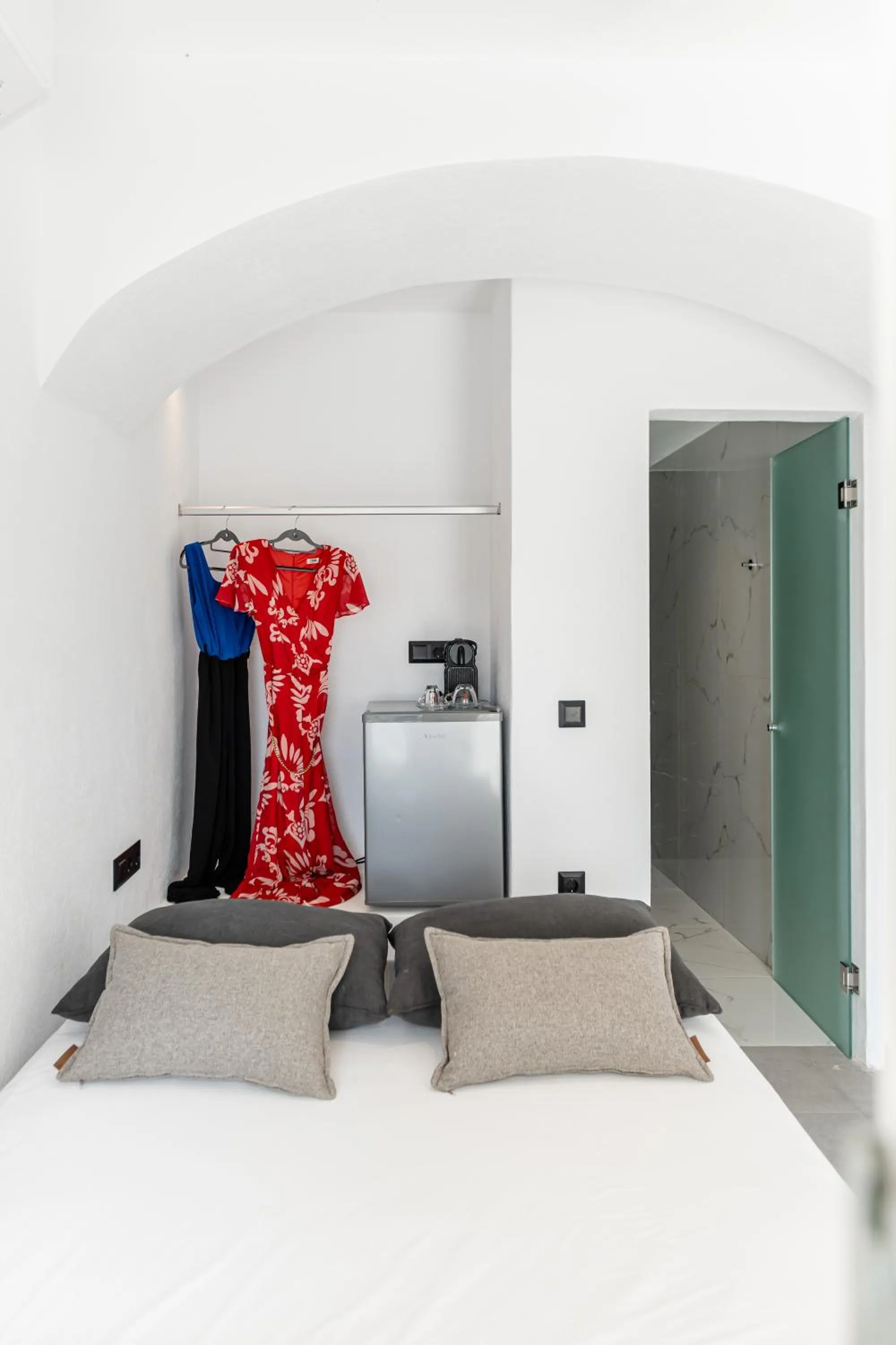 Photo of the whole room, Bed in Naxian Queen Luxury Villas & Suites