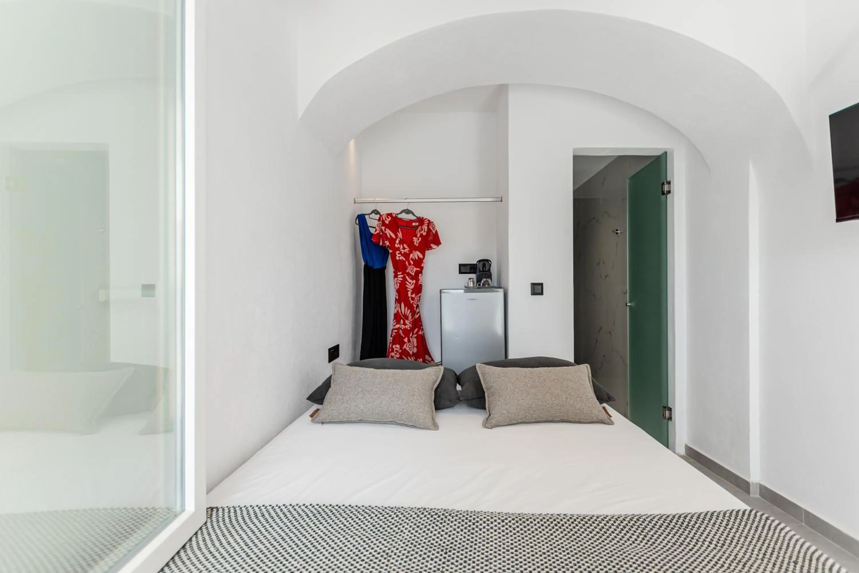 Photo of the whole room, Bed in Naxian Queen Luxury Villas & Suites