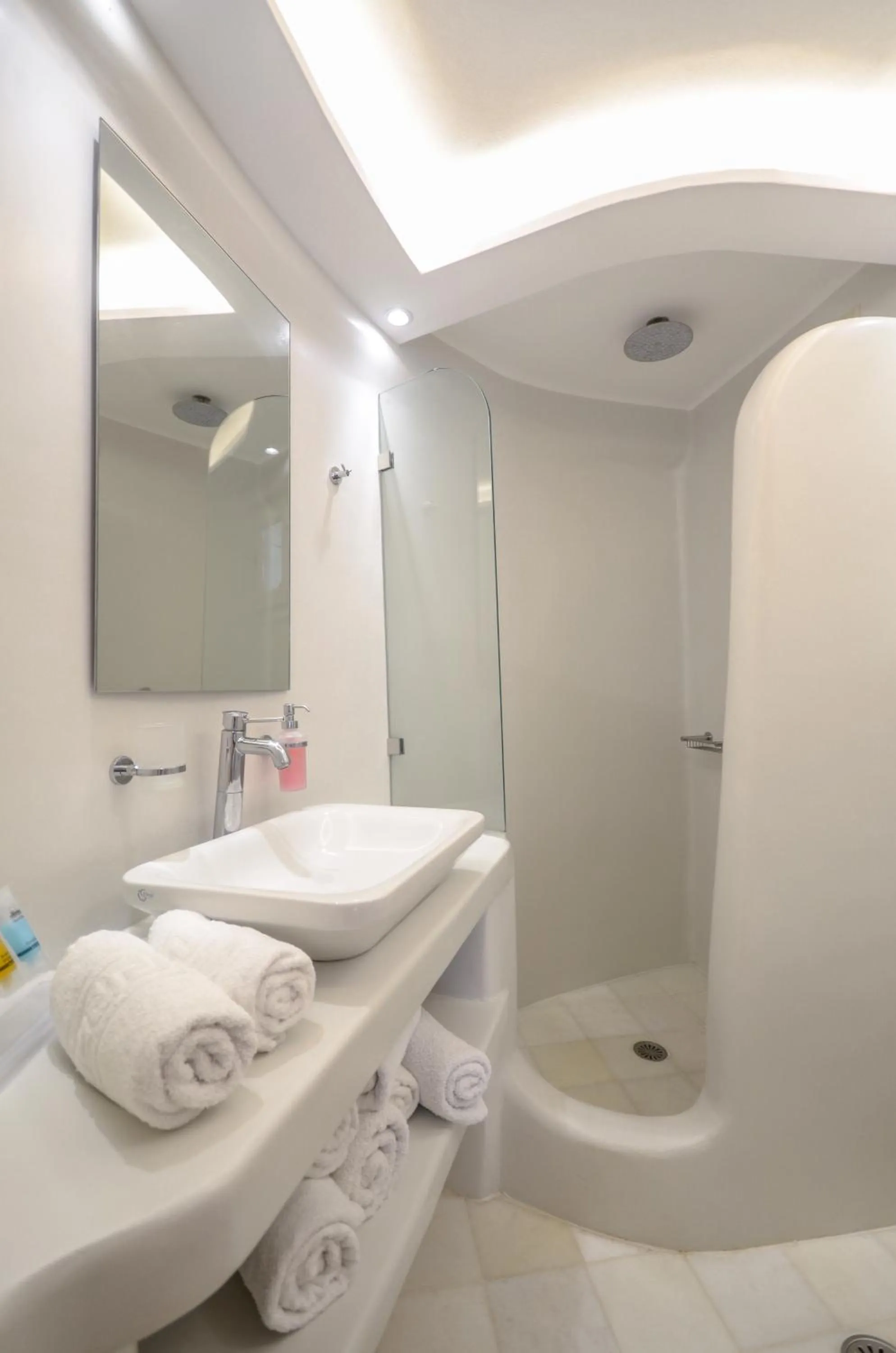 Bathroom in Naxian Queen Luxury Villas & Suites