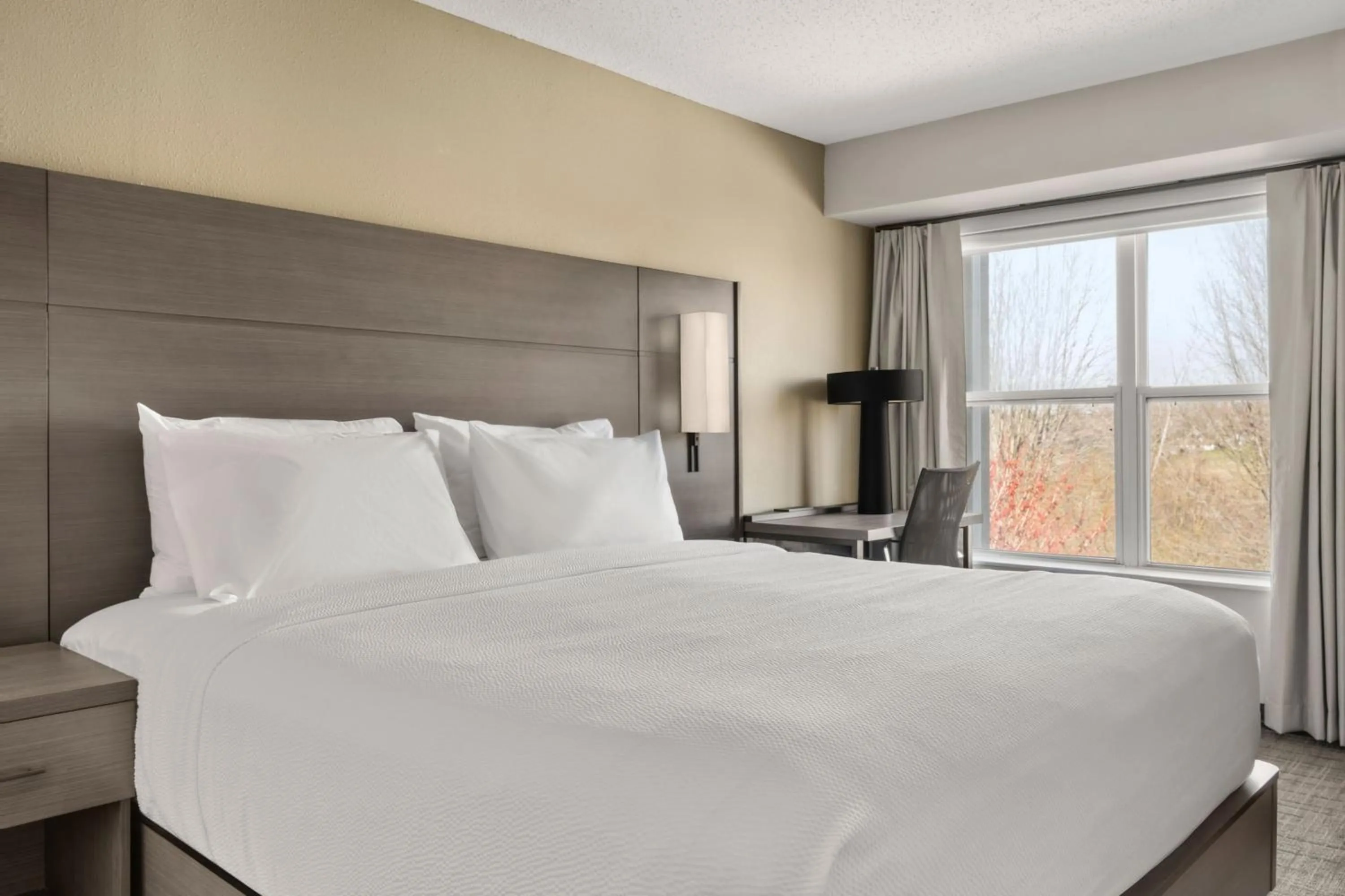 Bedroom, Bed in Residence Inn by Marriott Davenport
