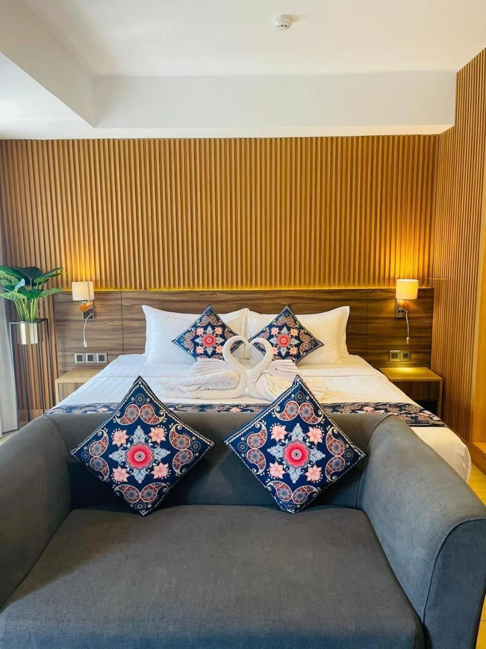 Photo of the whole room in Golden Tulip Essential Tangerang