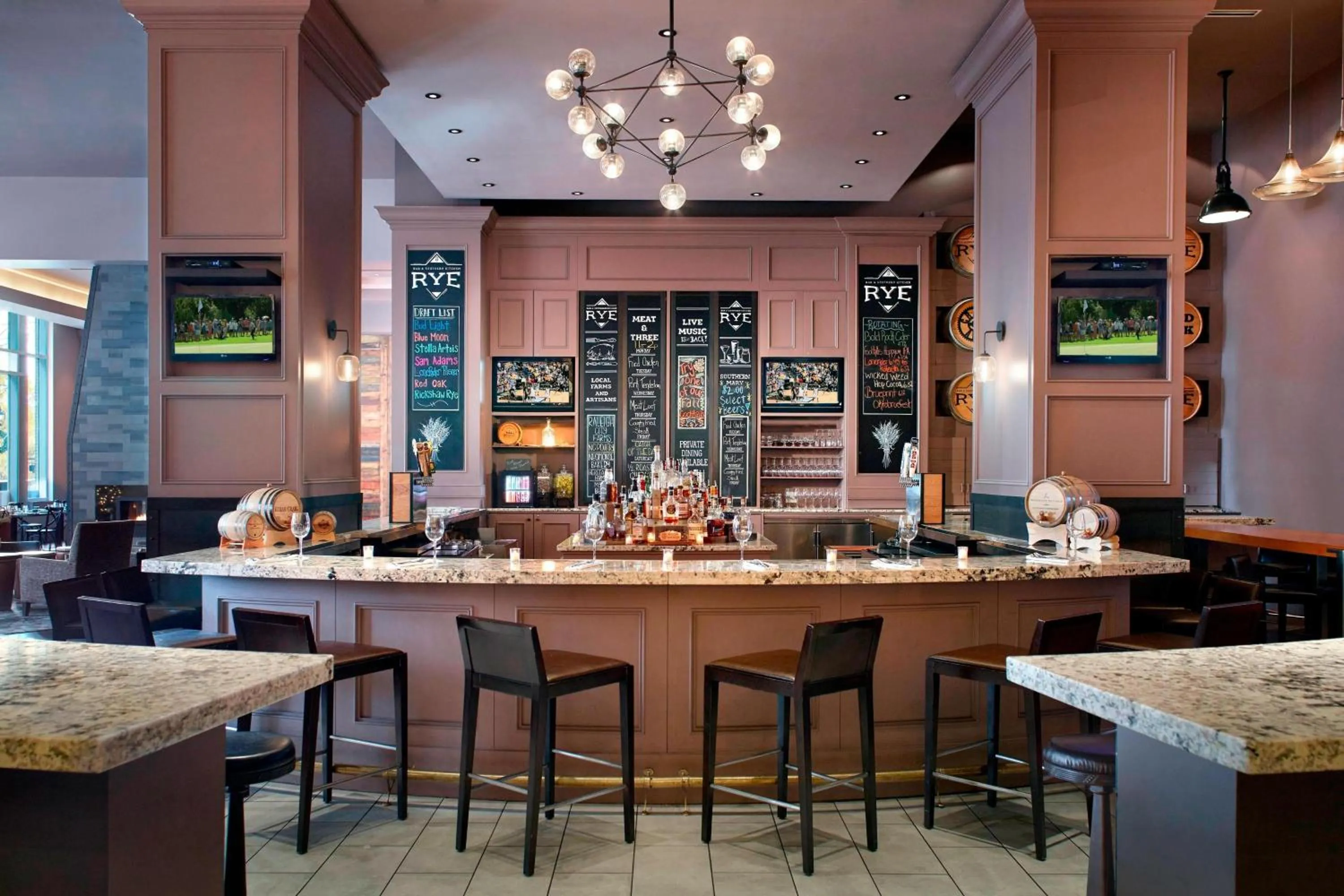 Lounge or bar in Raleigh Marriott City Center