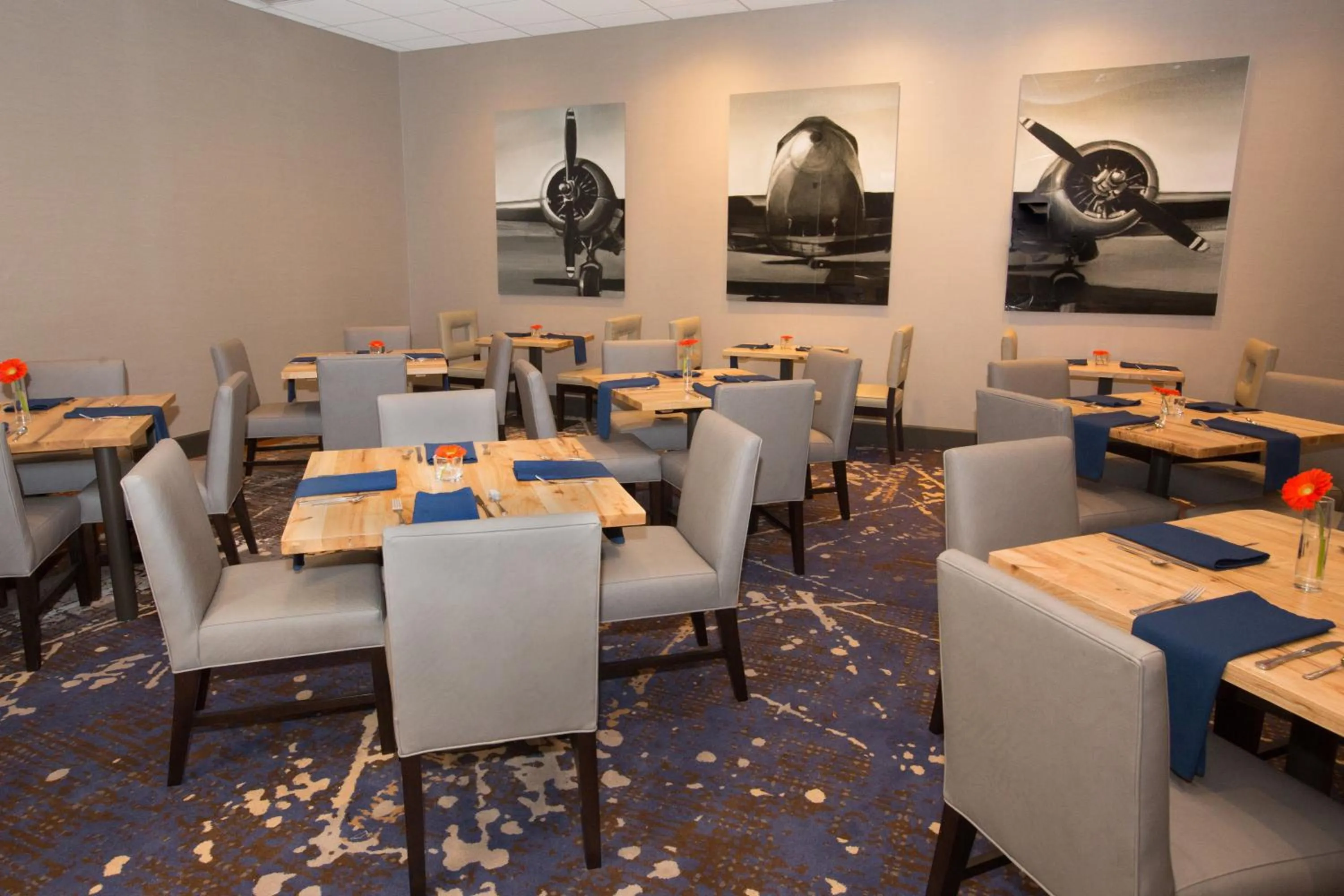 Restaurant/places to eat in DoubleTree by Hilton Dayton Fairborn