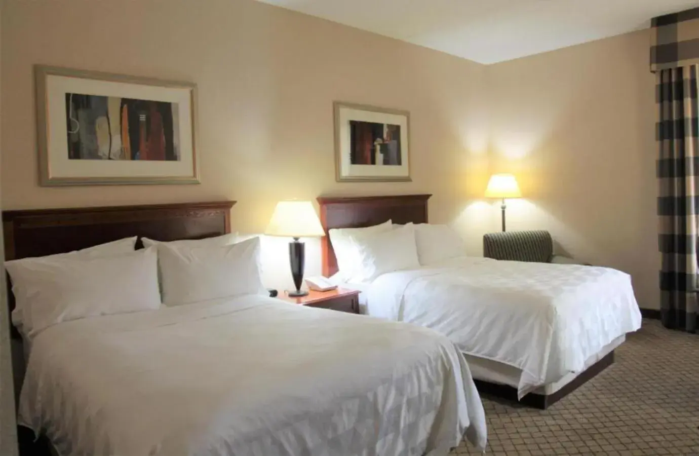 Double Room with Two Double Beds - Non-Smoking in Holiday Inn Dayton/Fairborn I-675, an IHG Hotel Double Room with Two Double Beds - Non-Smoking in Holiday Inn Dayton/Fairborn I-675, an IHG Hotel