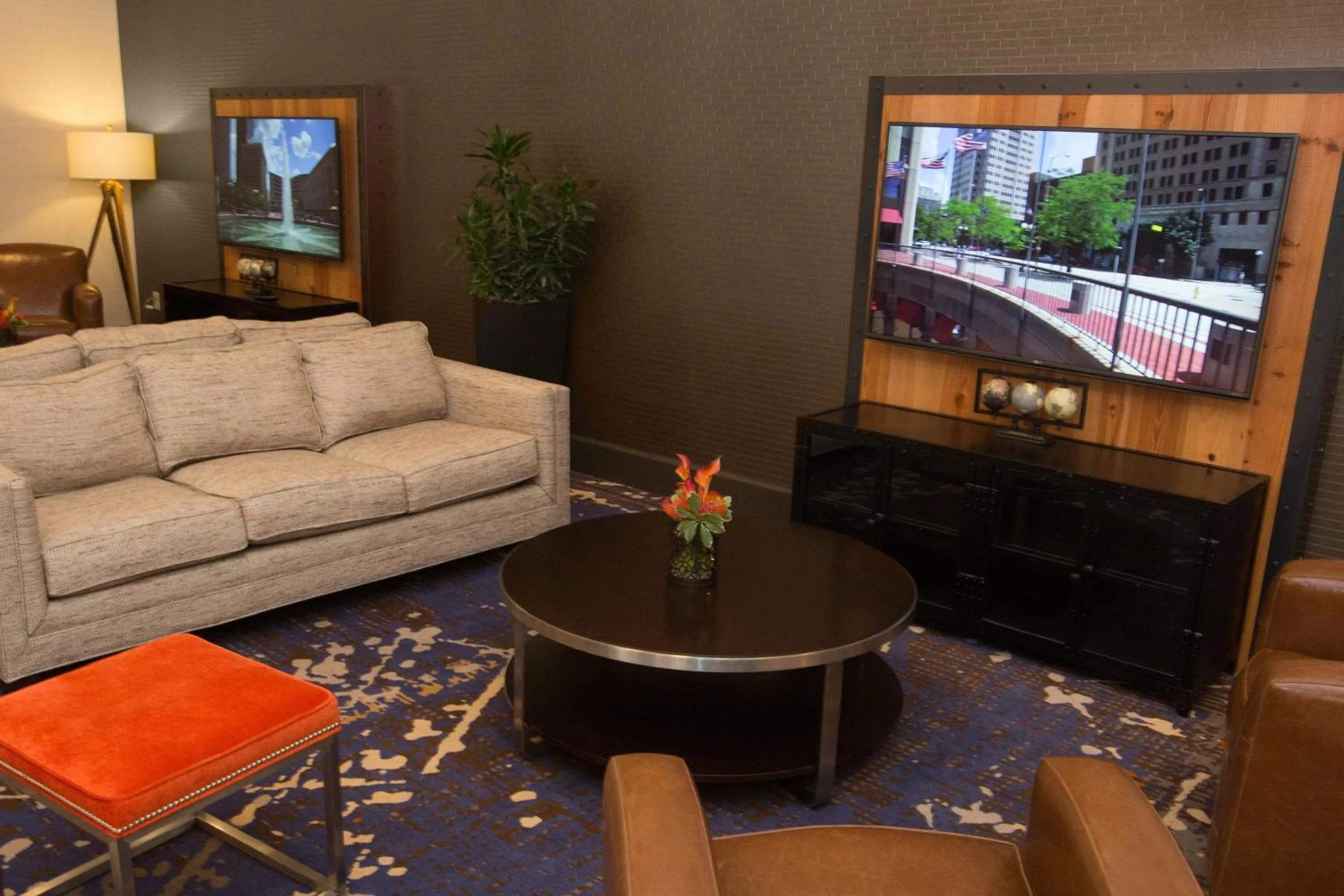 Property building in DoubleTree by Hilton Dayton Fairborn