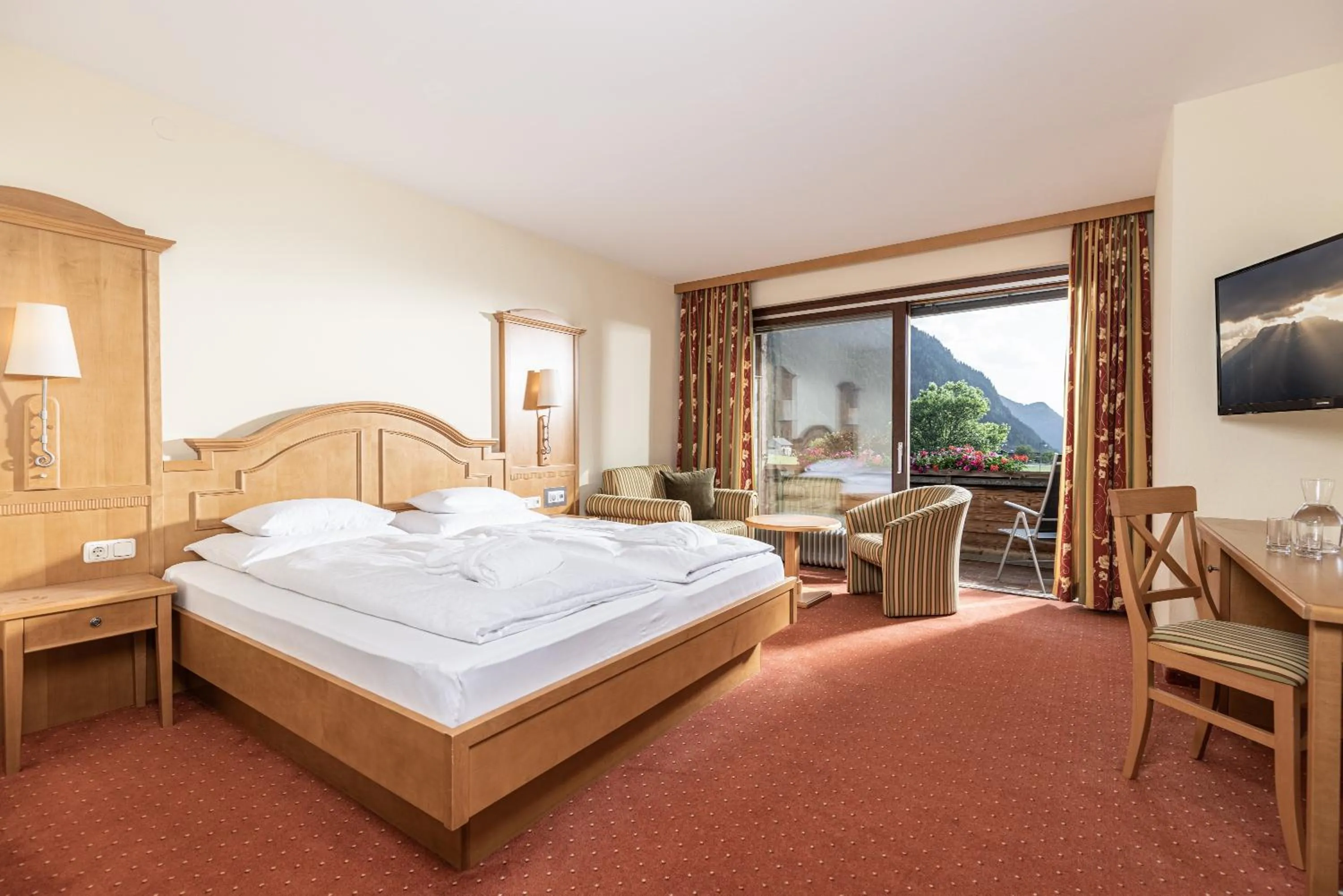 Photo of the whole room, Bed in Hotel Pirchnerhof