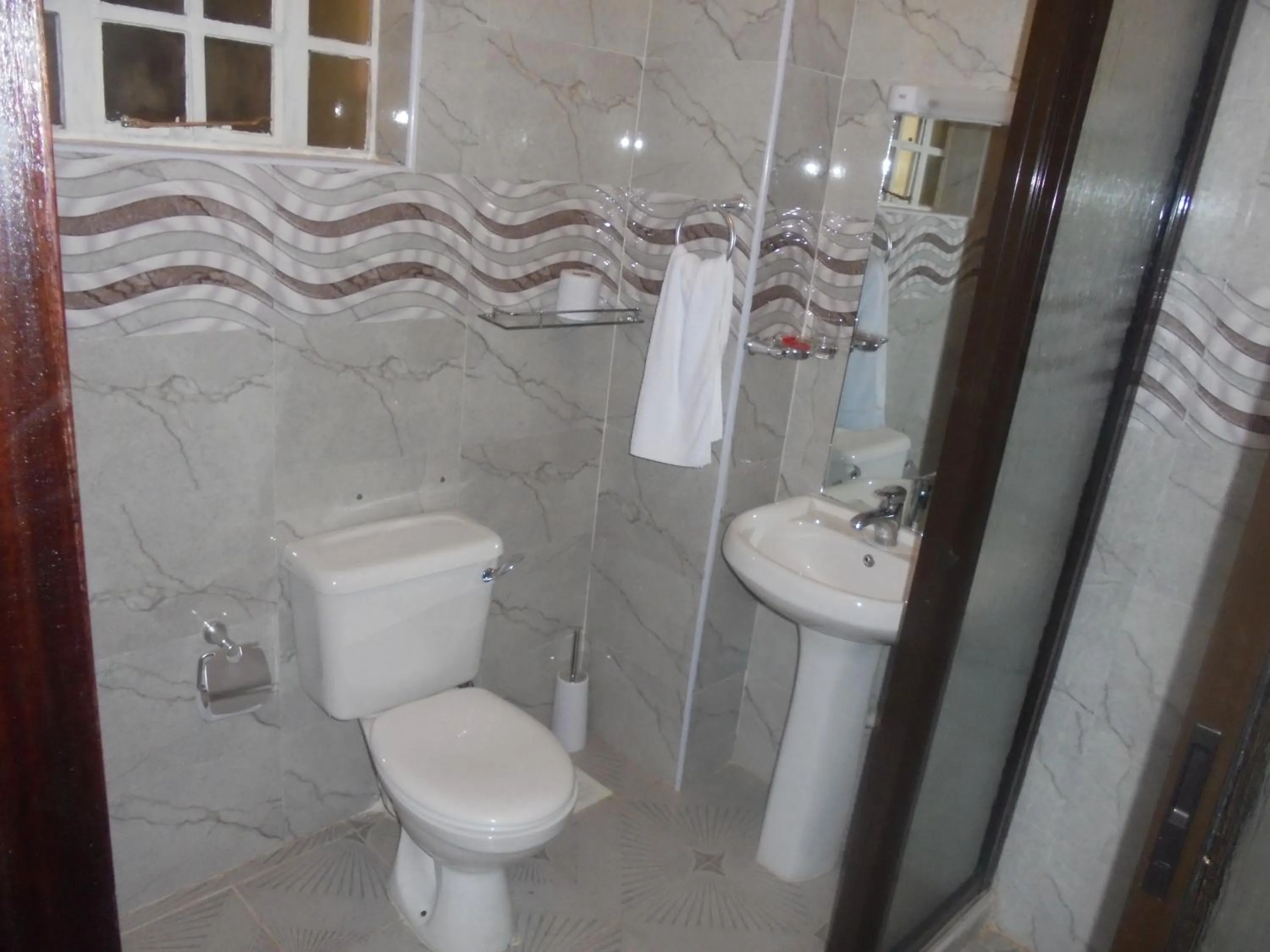 Shower in Villa Leone Boutique Hotel