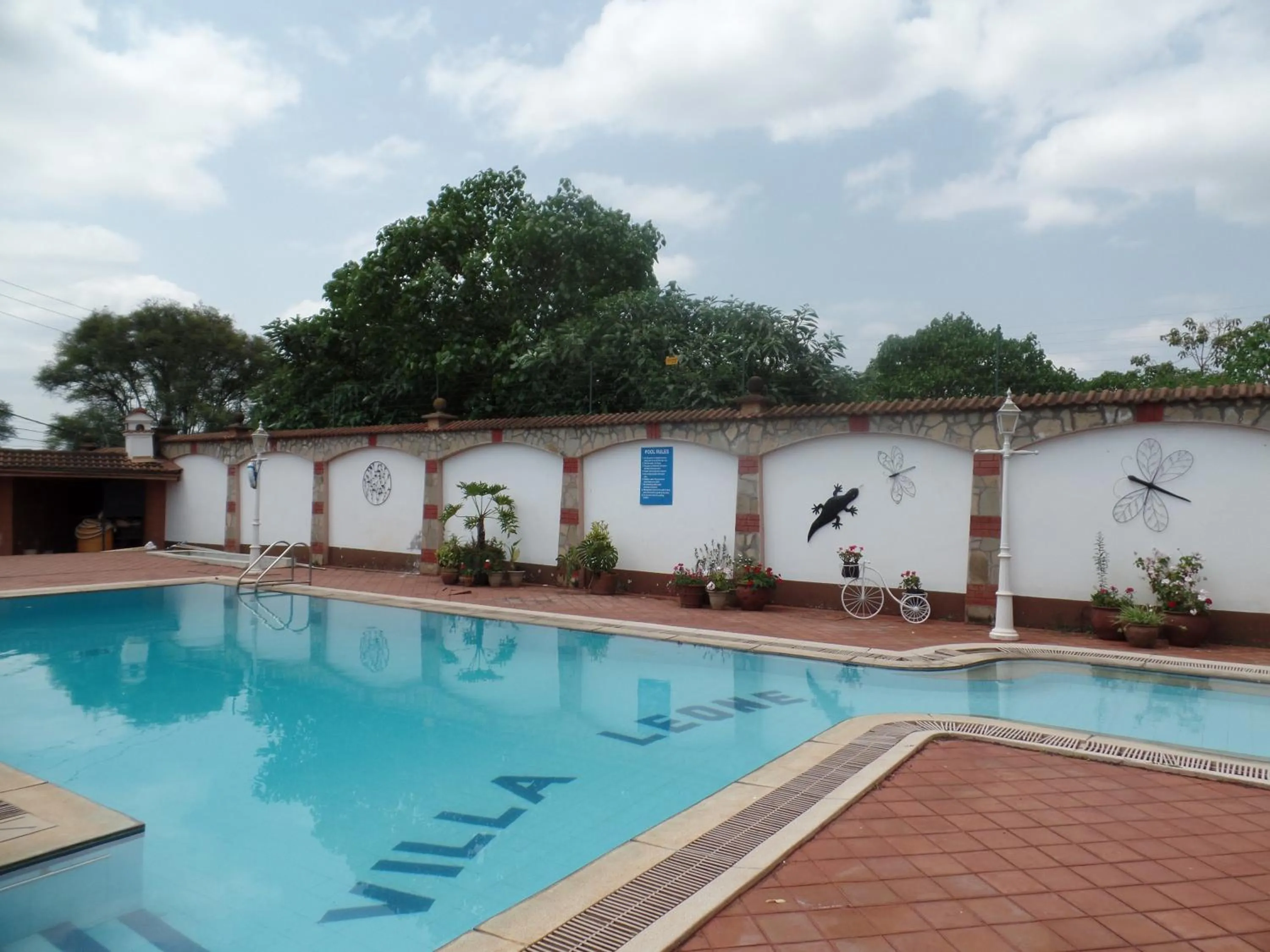 Swimming pool in Villa Leone Boutique Hotel