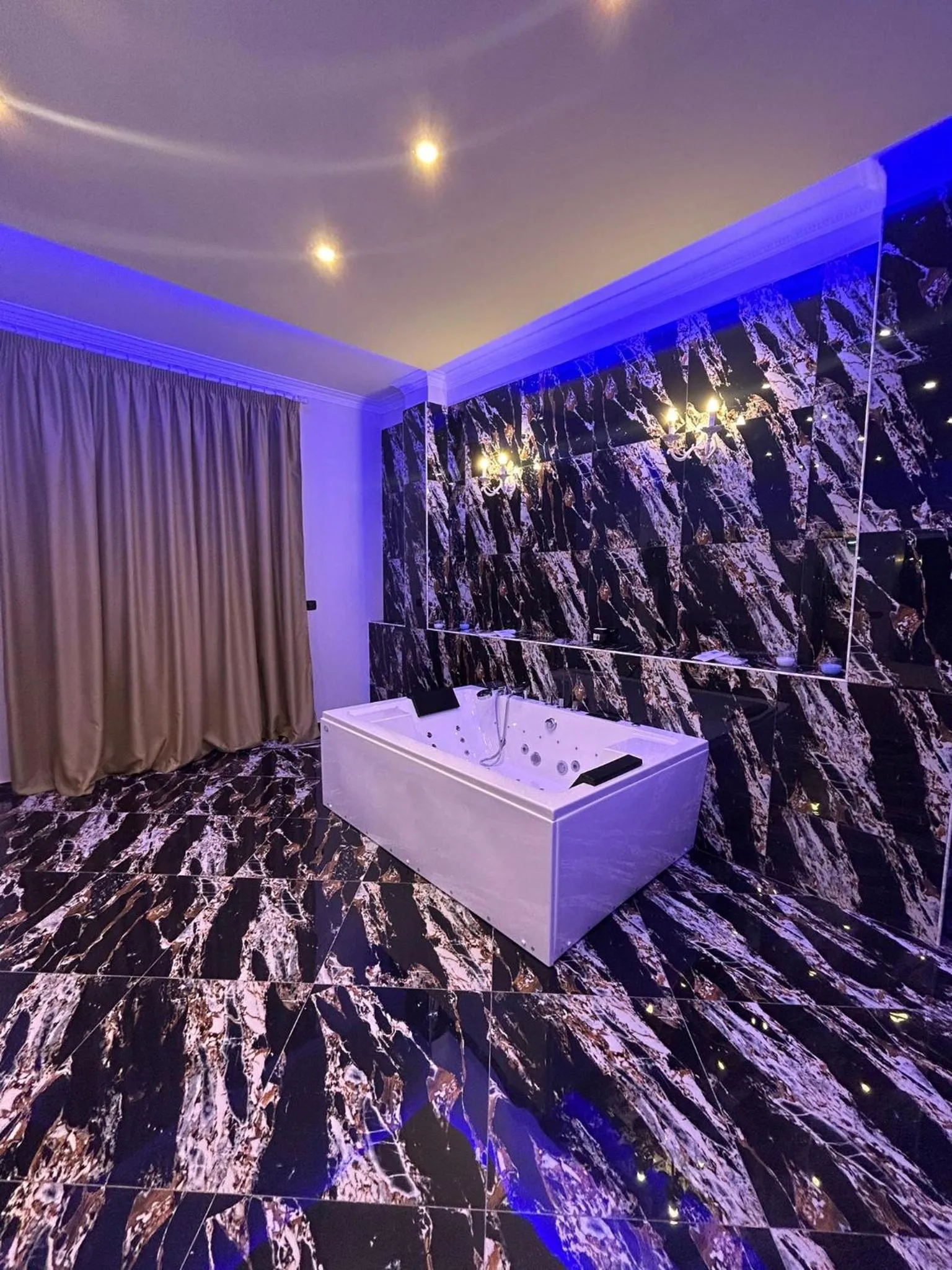 Hot Tub, Bed in Hotel Terrazzo Sul Mare