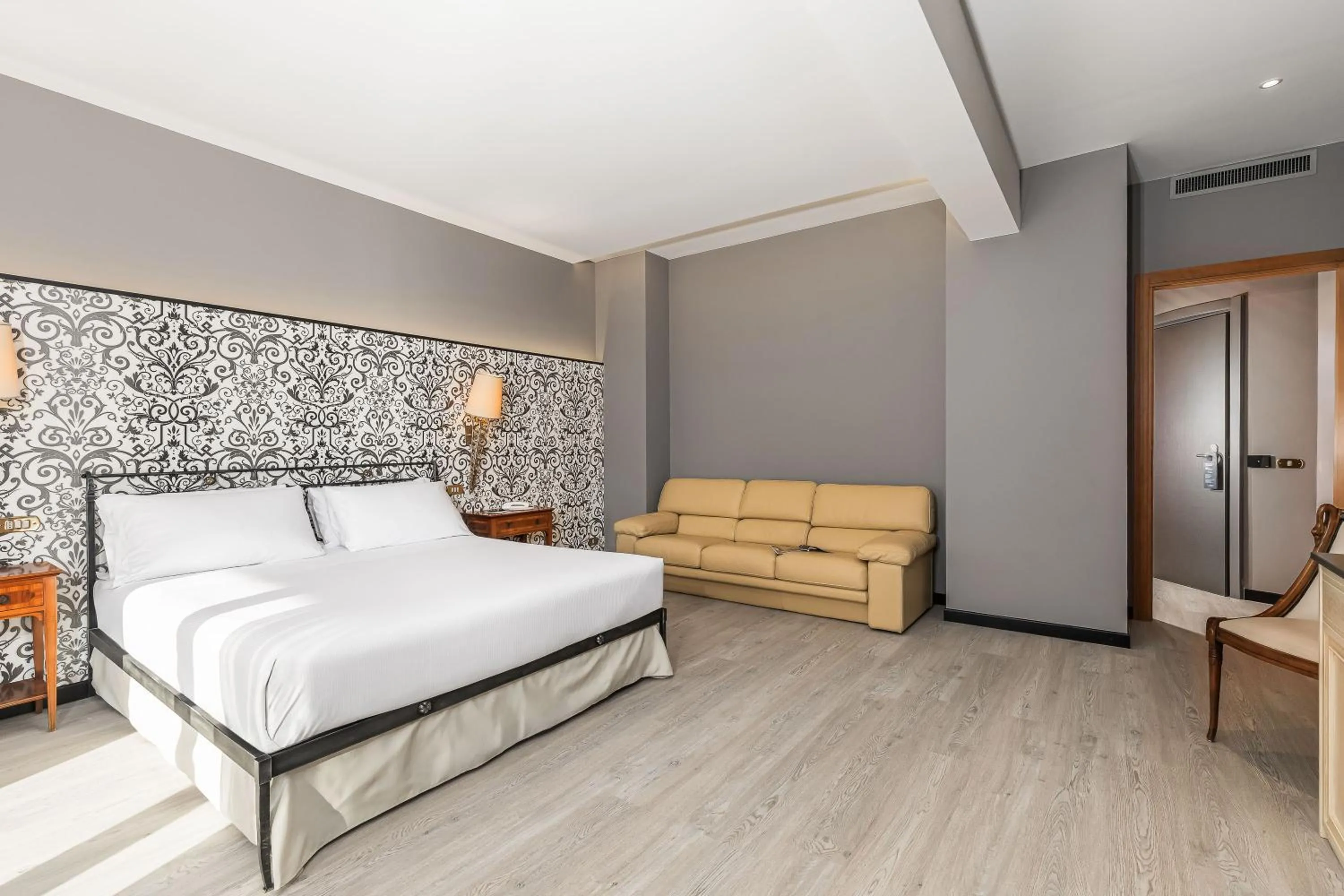 Bed in City Style Hotel Reggio Emilia