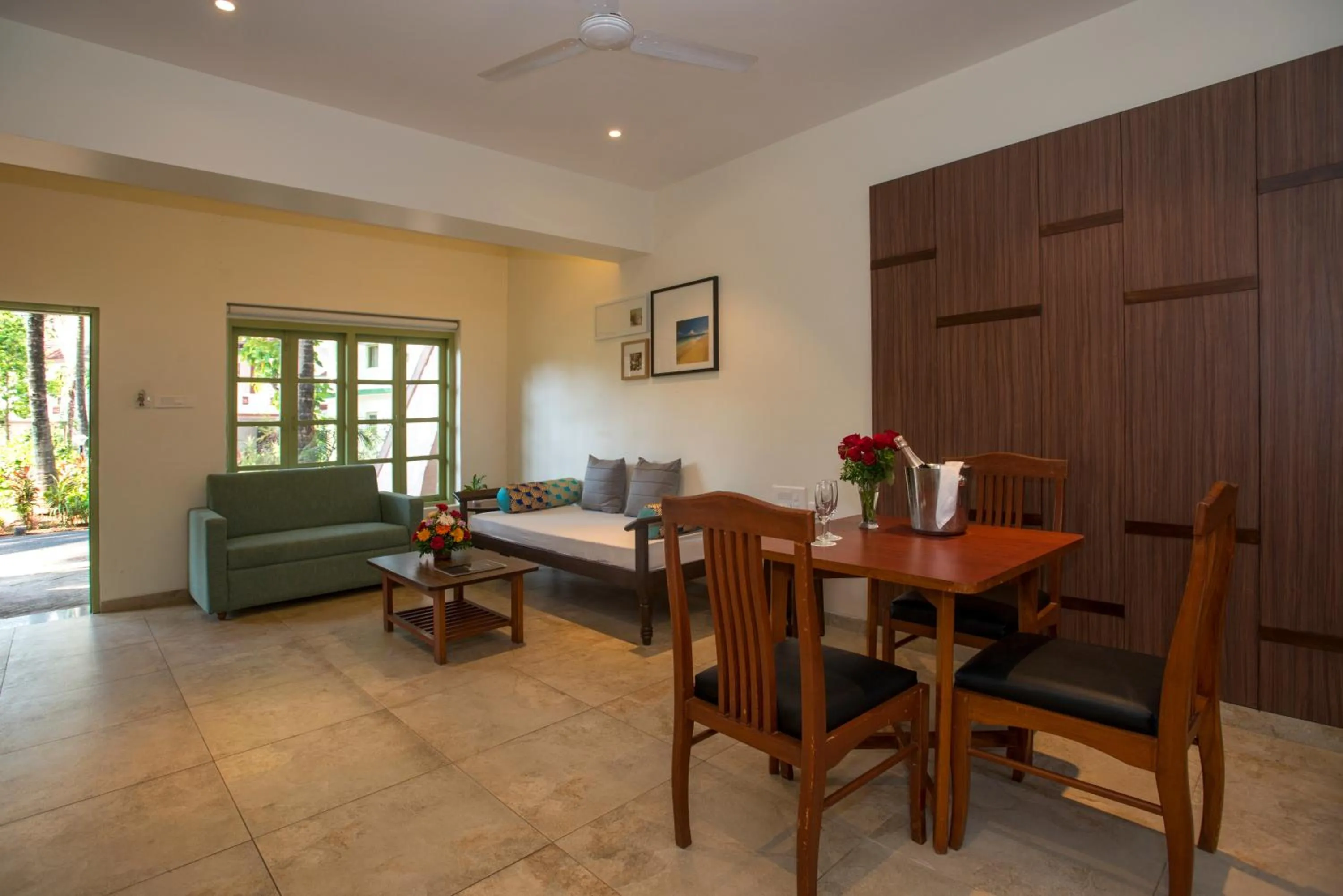 Living room in Nanu Beach Resort & Spa