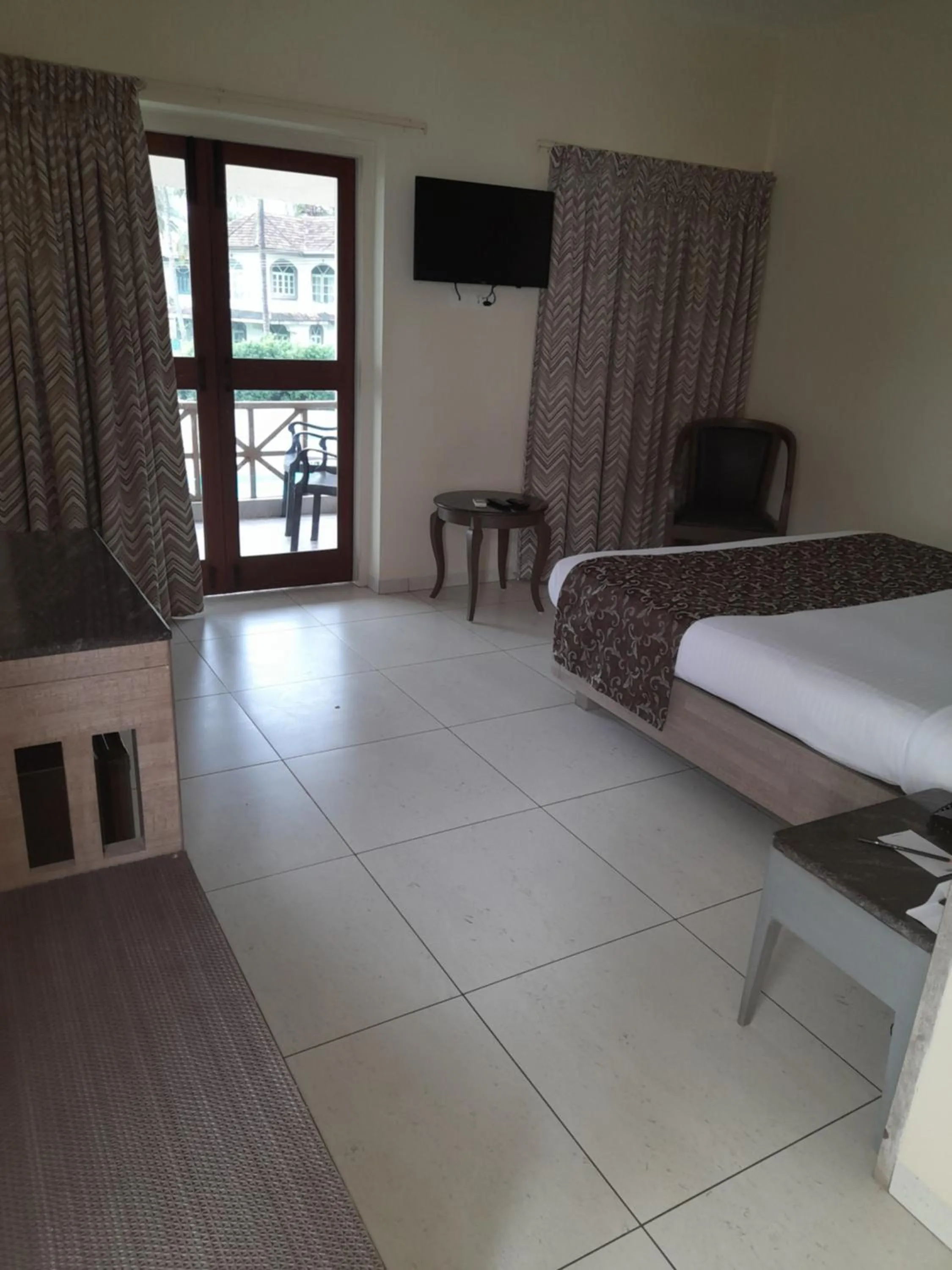 Bed in Nanu Beach Resort & Spa