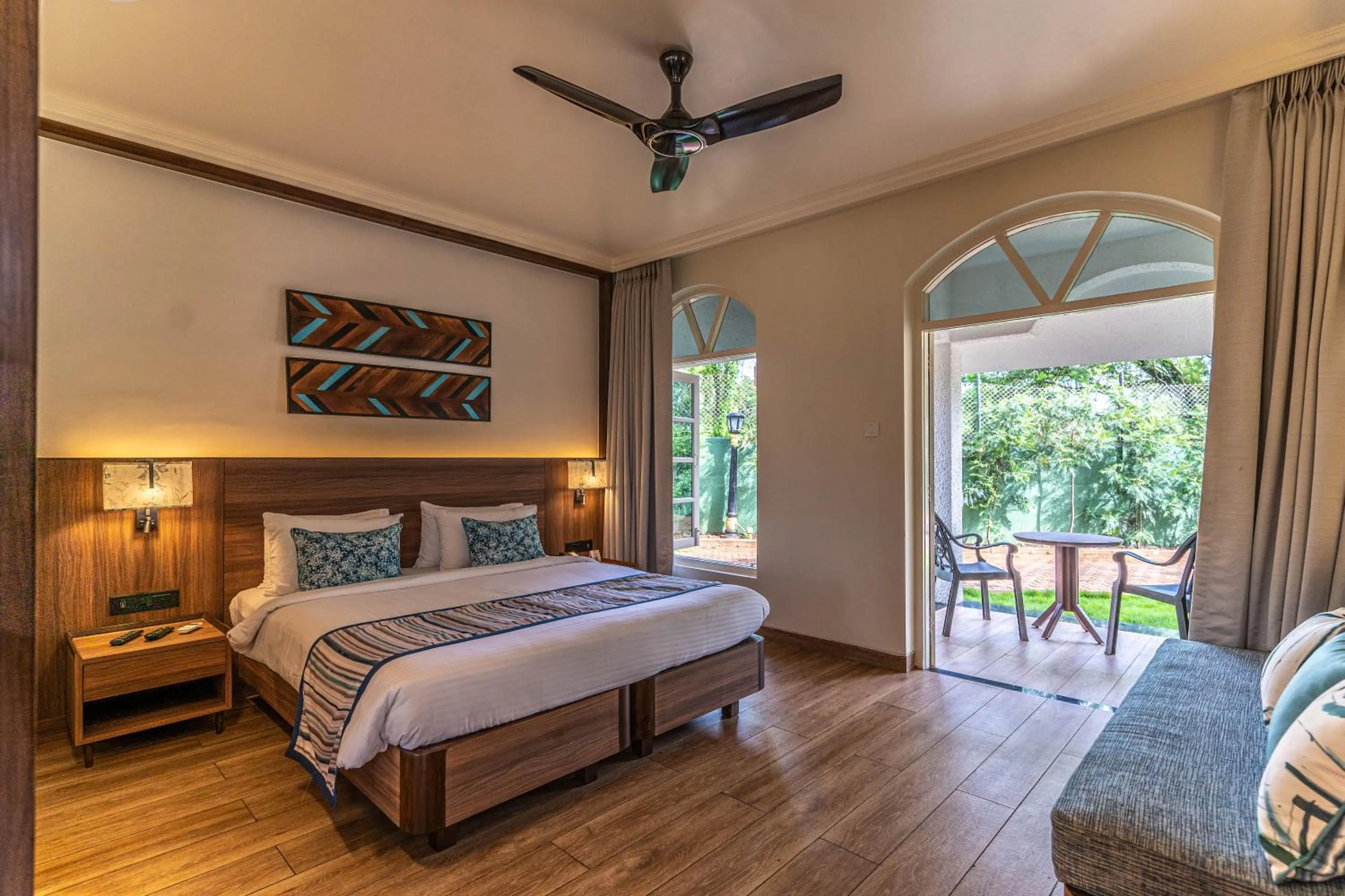 Bed in Nanu Beach Resort & Spa