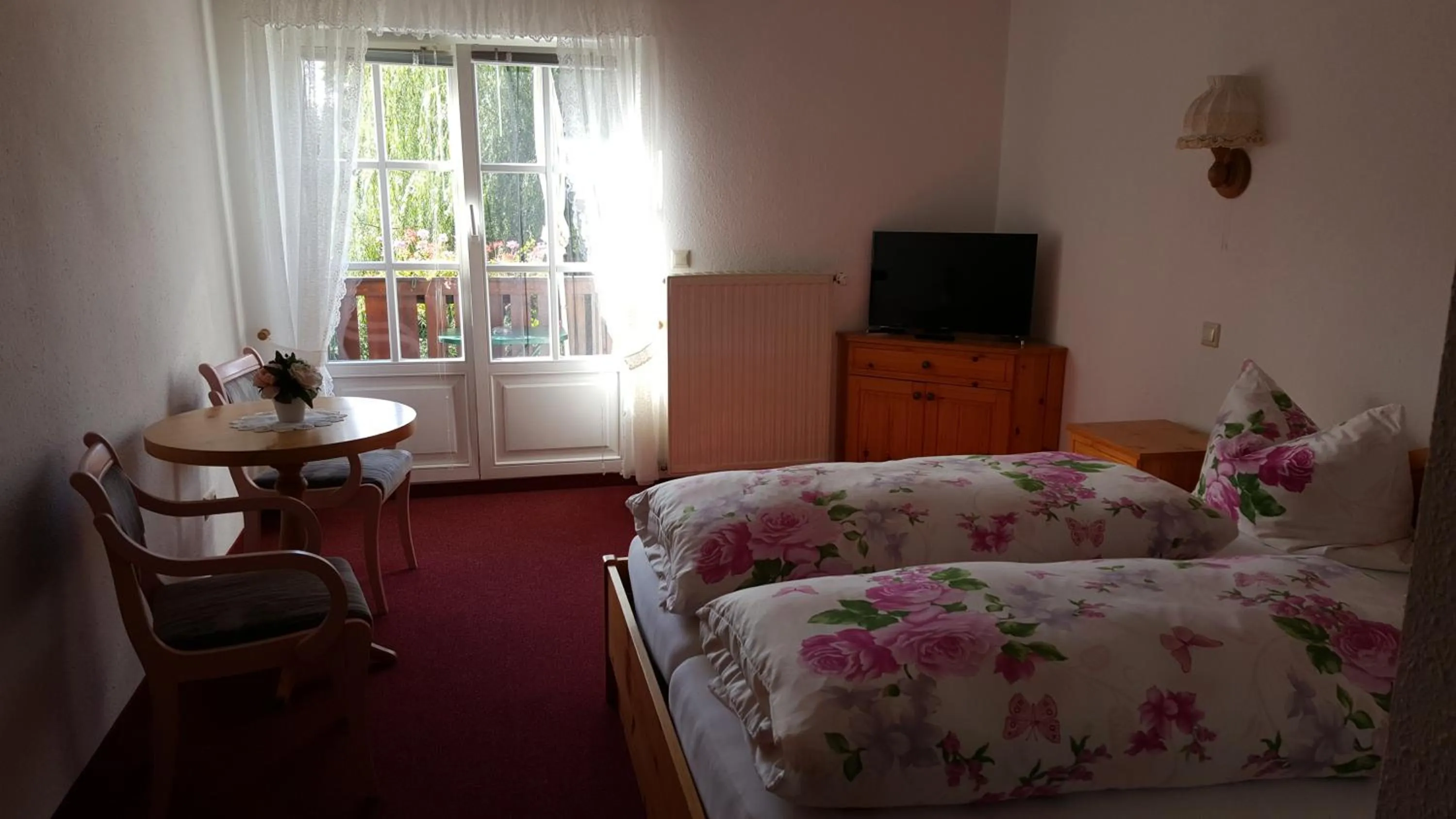 Photo of the whole room, Bed in Jägerheim Löbsal