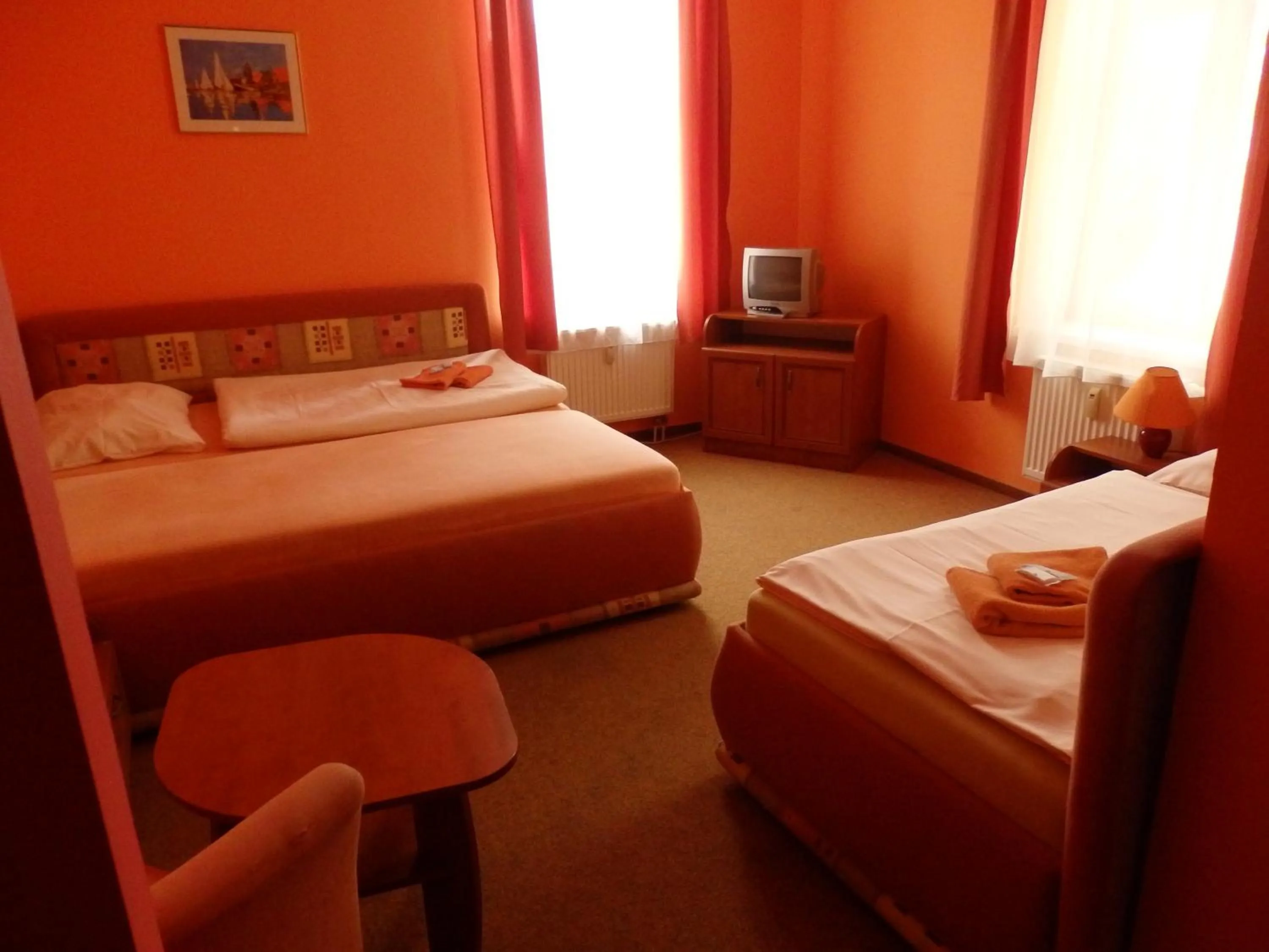 Bedroom, Bed in Hotel Zlatý Kříž