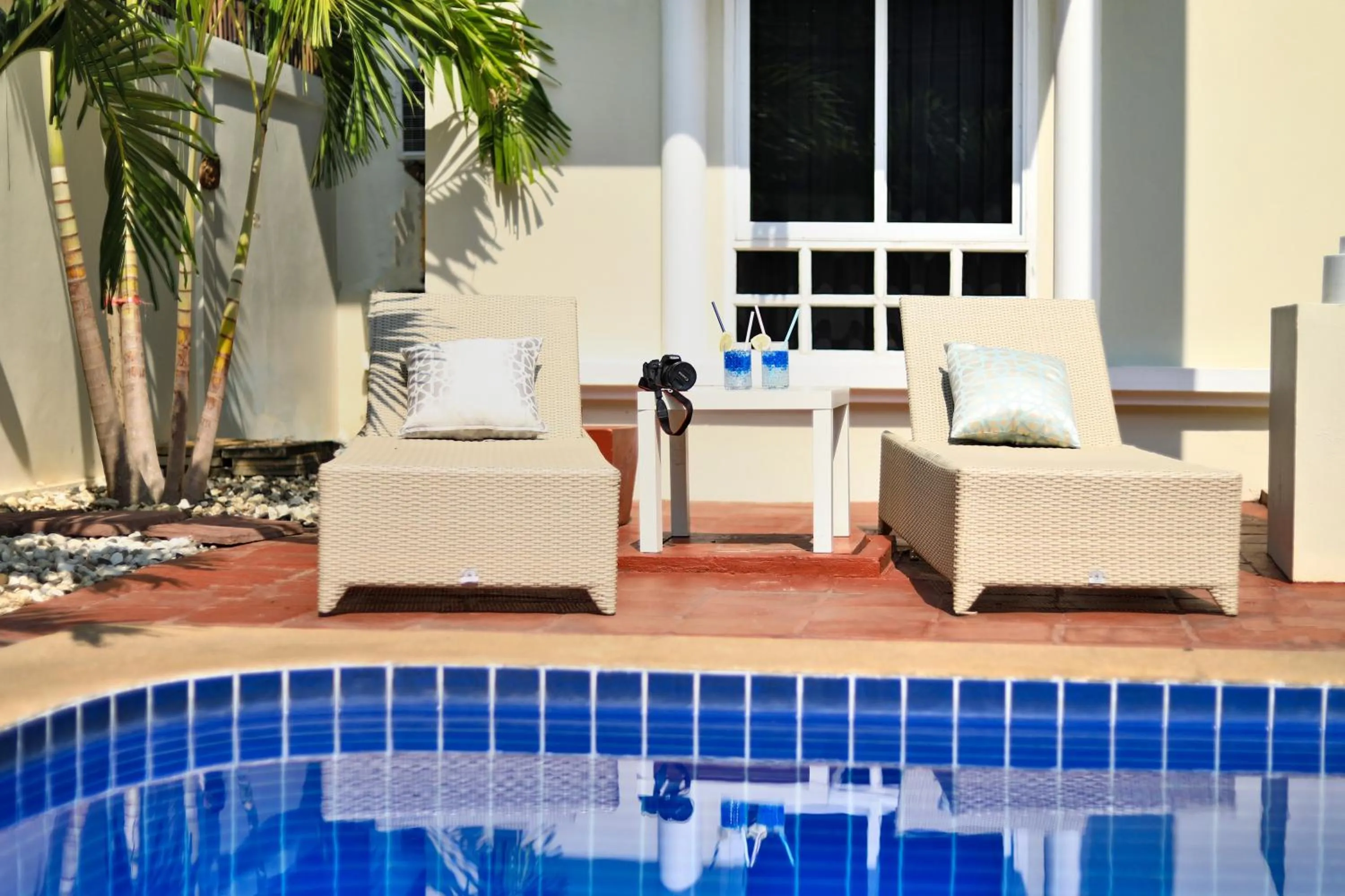 Swimming pool in Sweet Villas Pattaya