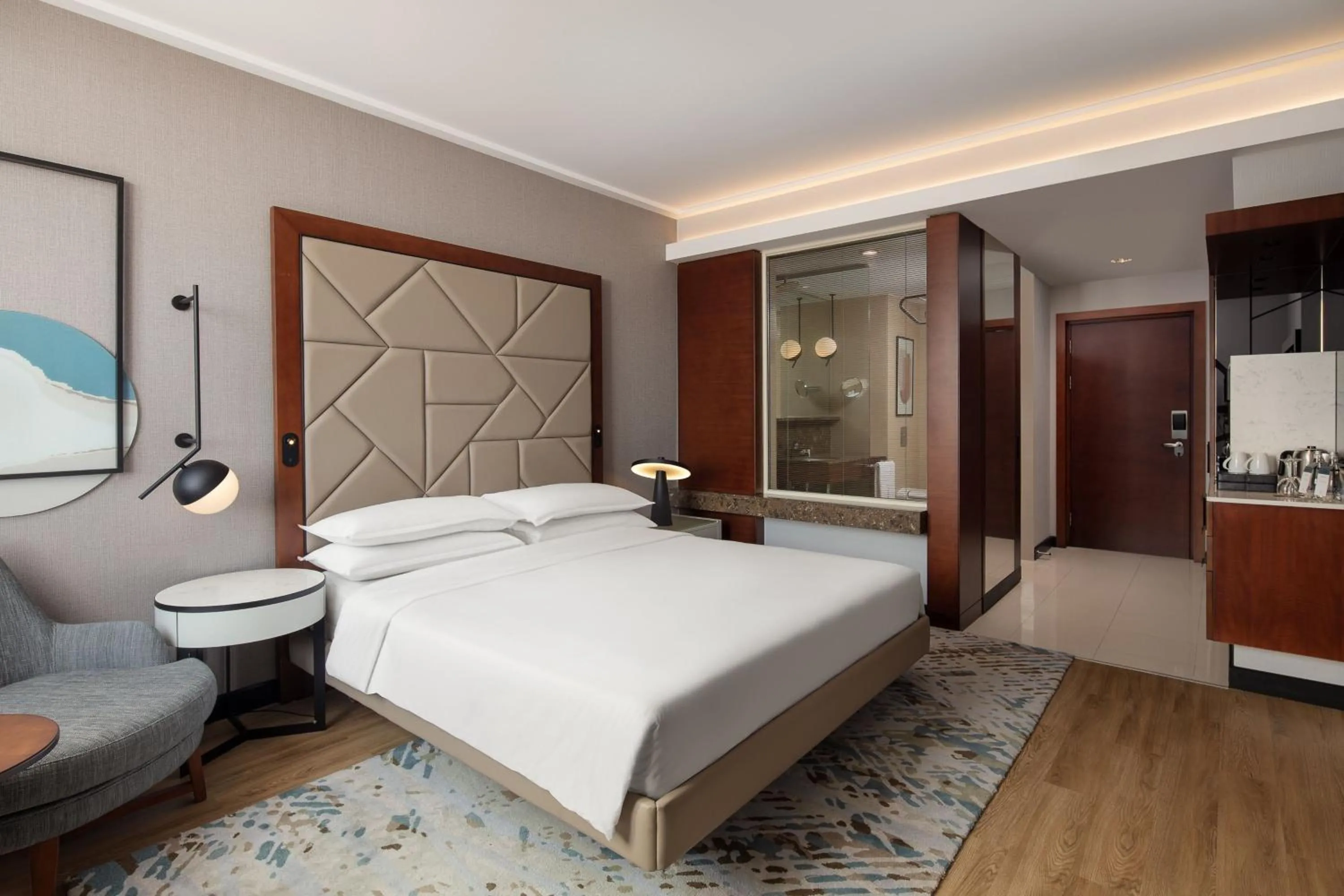 Photo of the whole room, Bed in Sheraton Istanbul Levent